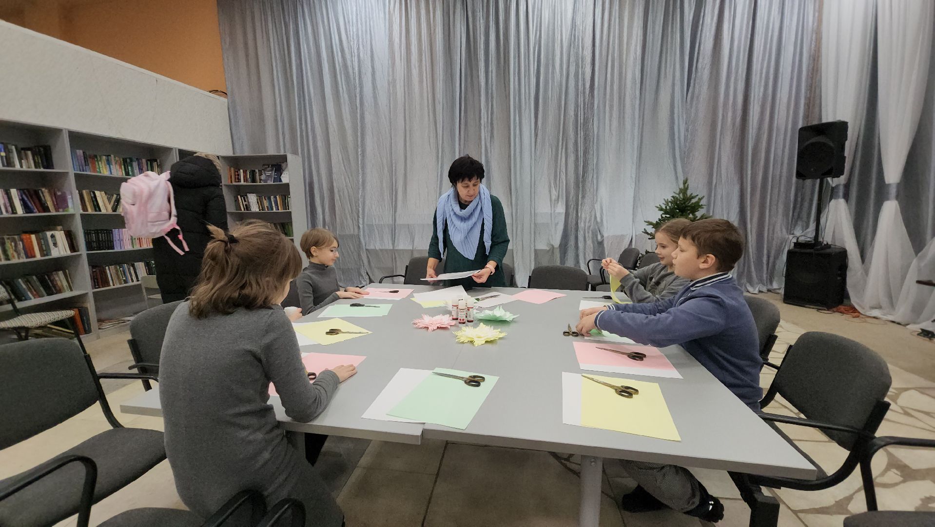 поделка, аппликация, Лобня, новогодние снежинки,