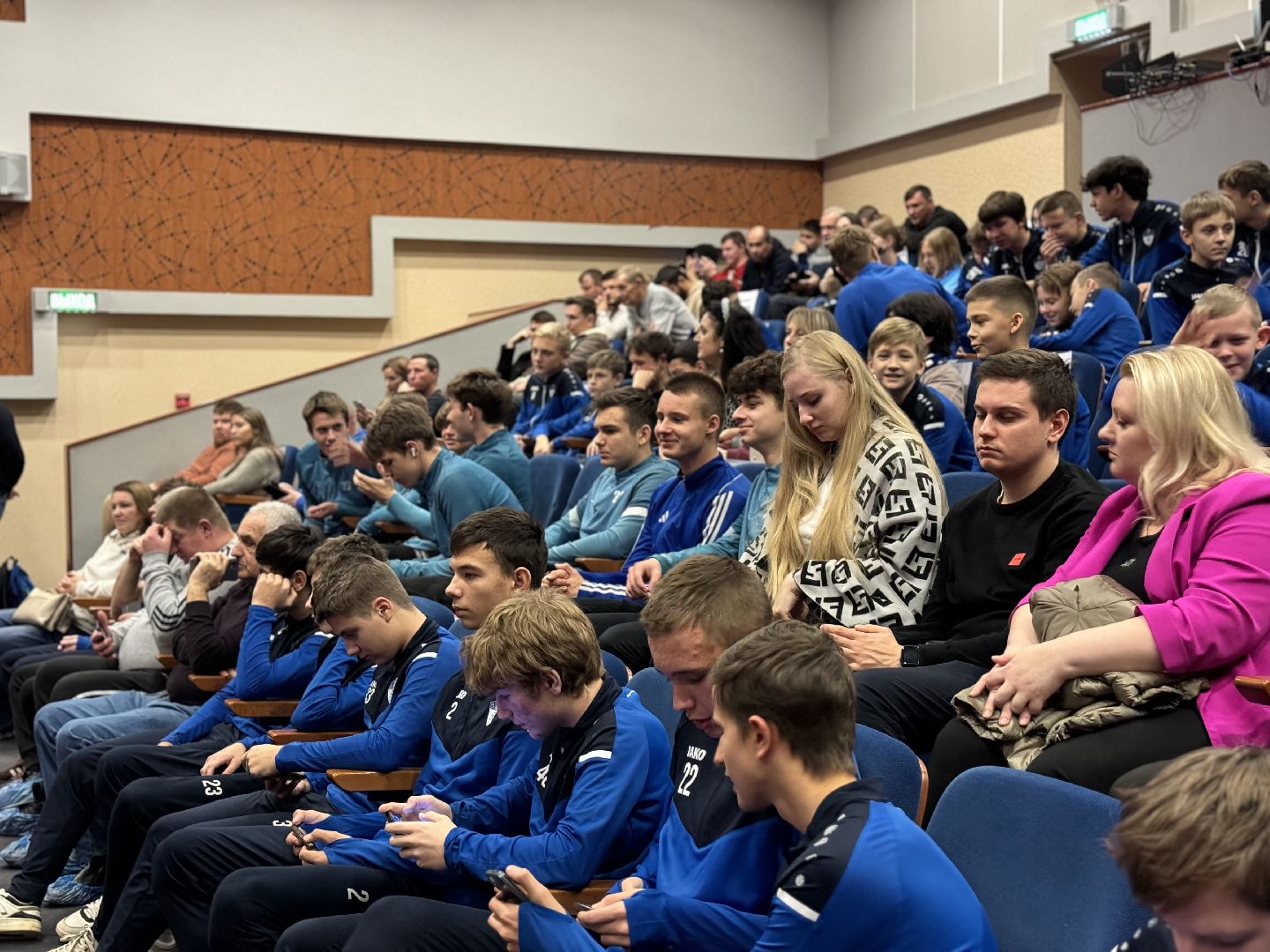 Лауреат спортивного года, Спортсмены Ленинского округа, Глава Ленинского округа вручил, детская школа искусств в видном,