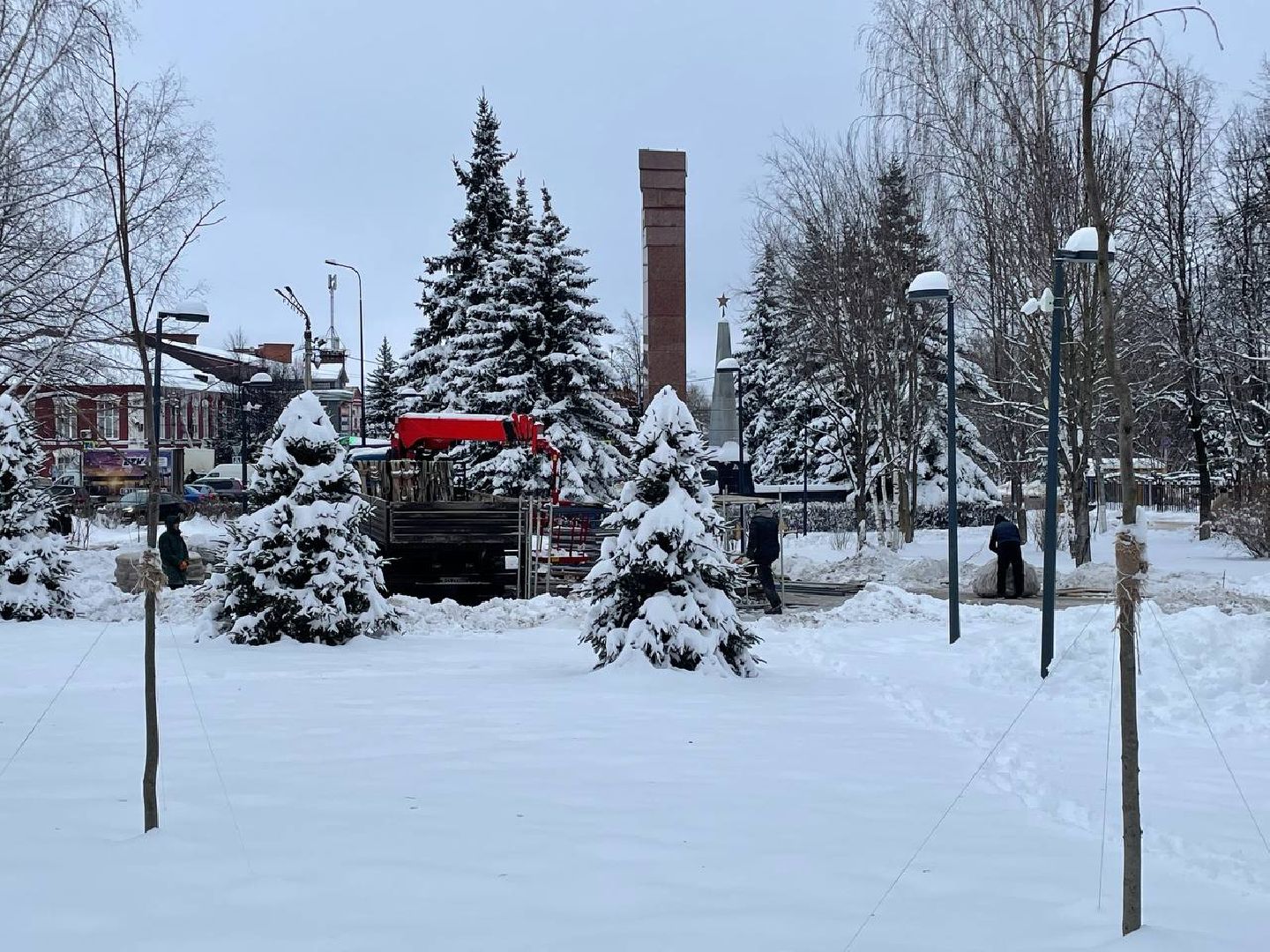дмитров, яхрома, стела в сквере генерала Кузнецова, вертикалка,