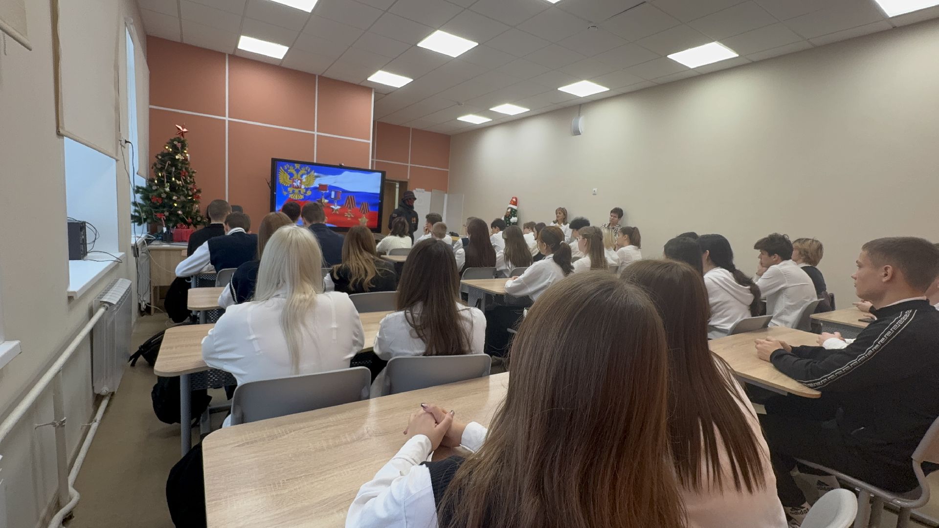 Солнечногорск, Боец СВО, школьники, встреча с бойцом сво, вертикалки,