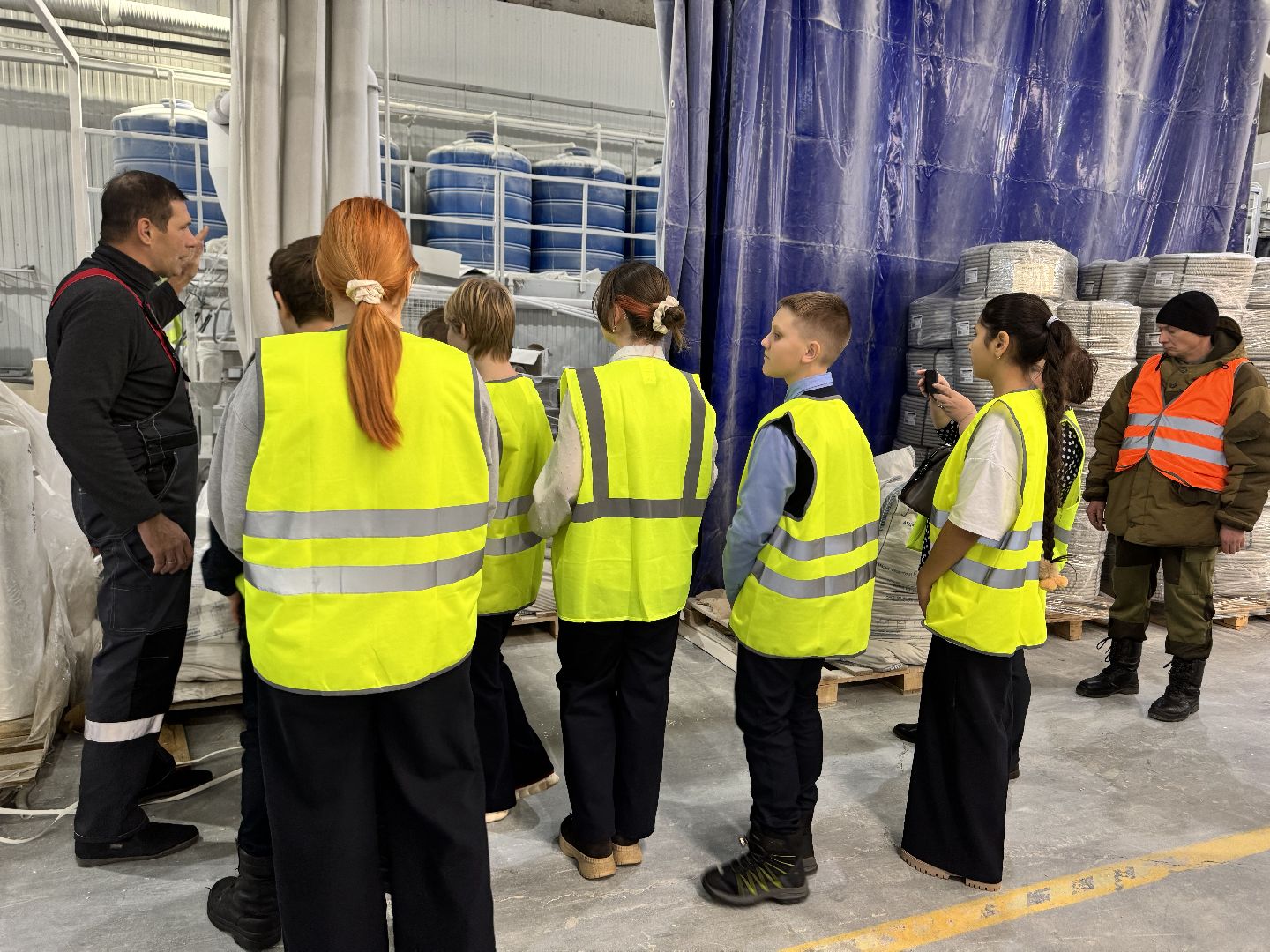 шаховская, завод, экскурсия для школьников, предприятие, вертикалки,