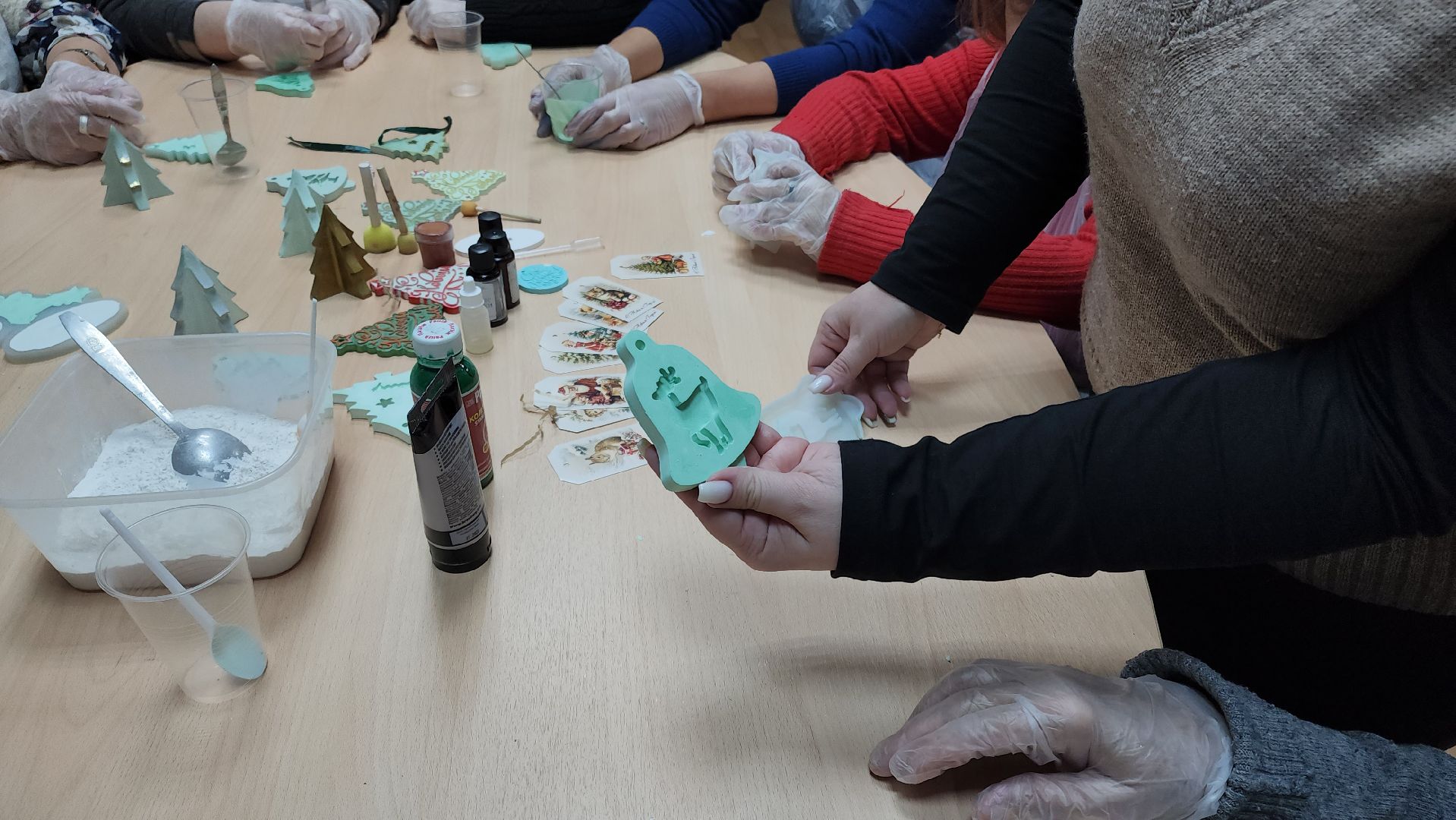 кашира, активное долголетие, творчество, елочные игрушки, гипс, вертикалки,