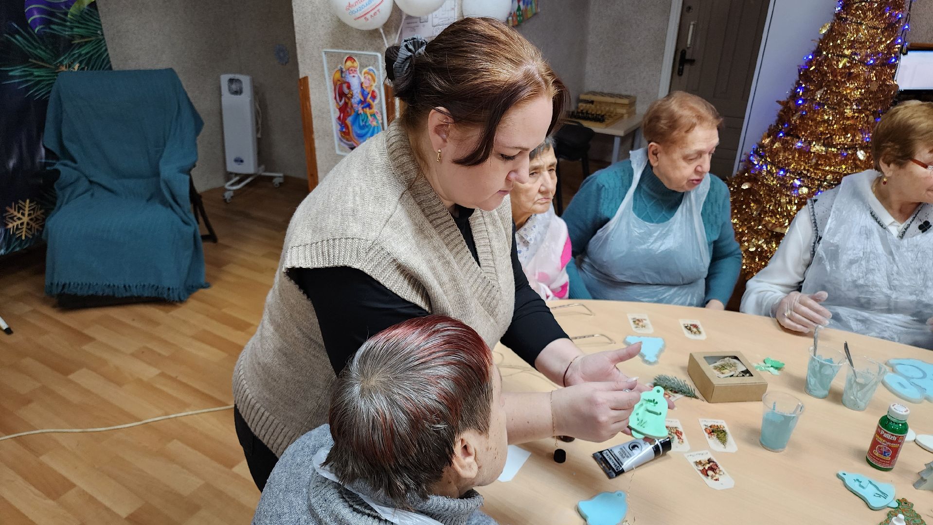 кашира, активное долголетие, творчество, елочные игрушки, гипс, вертикалки,