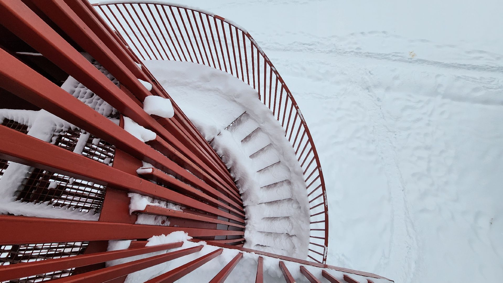 Солнечногорск, вертикалки, набережная озера Сенеж, арт-объект маяк,
