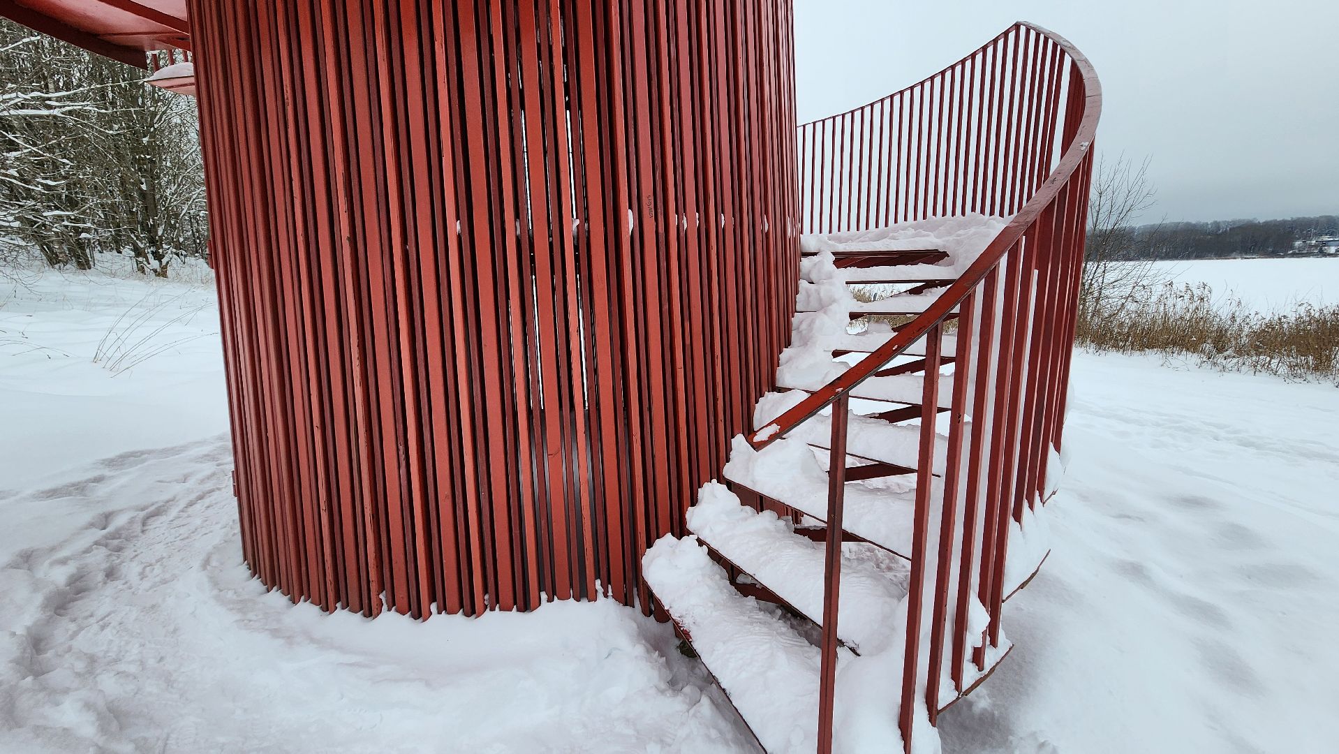 Солнечногорск, вертикалки, набережная озера Сенеж, арт-объект маяк,
