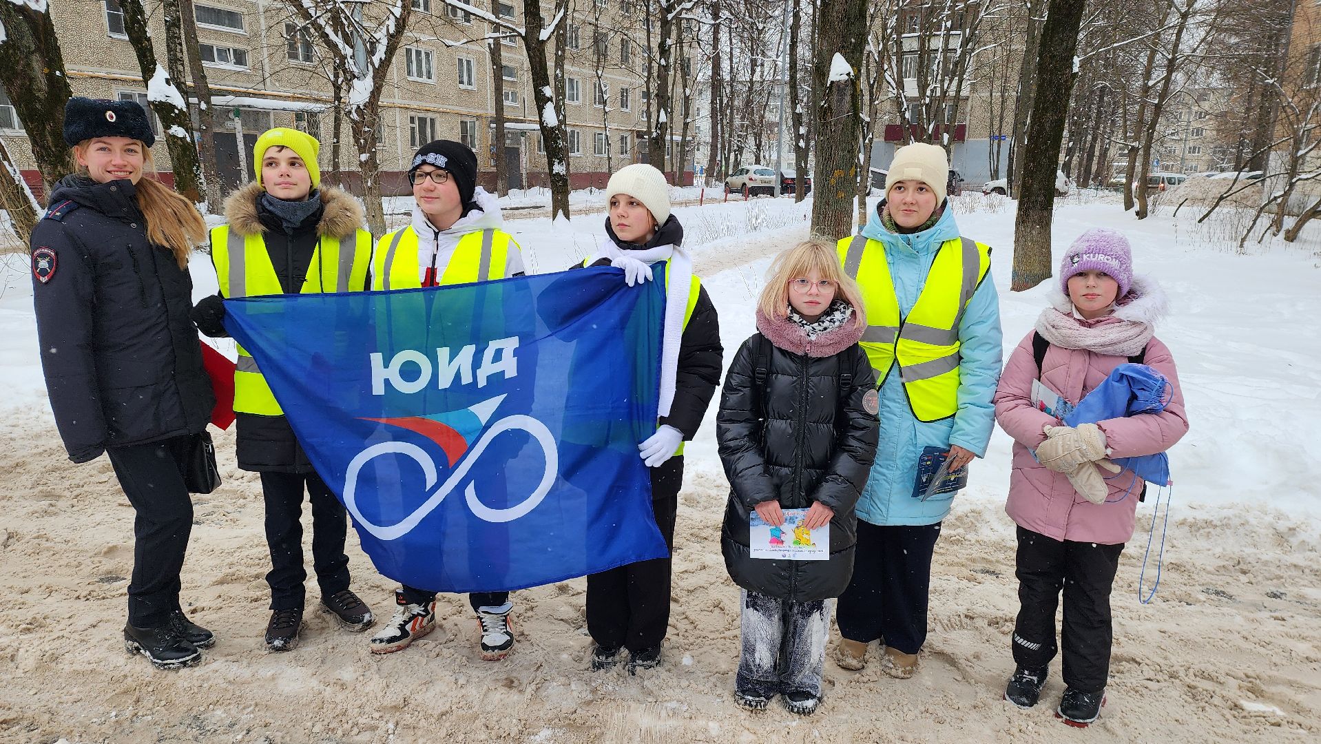 юид отряд, Лобня, Акция пешеходный переход, вертикалки,