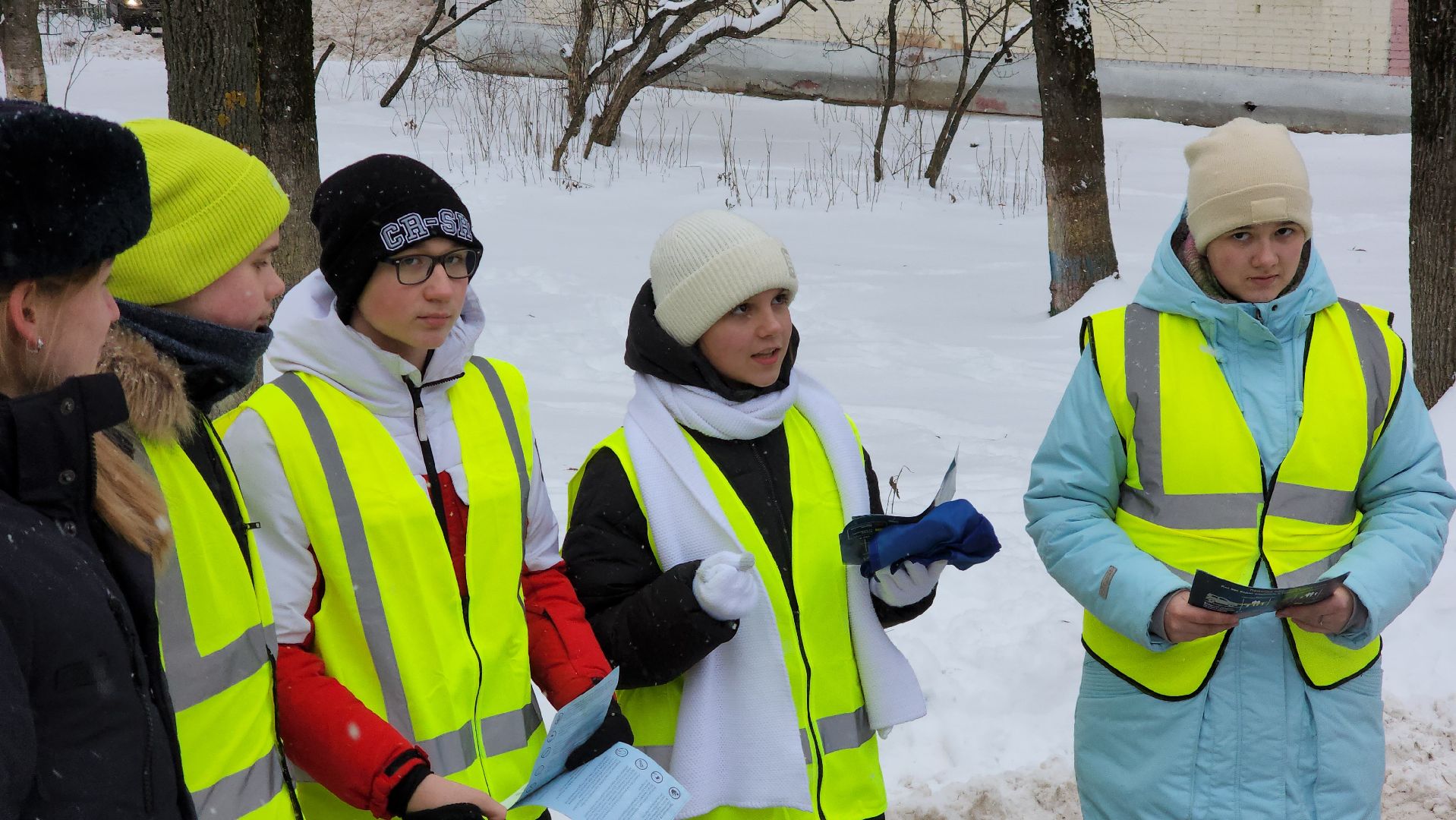 юид отряд, Лобня, Акция пешеходный переход, вертикалки,
