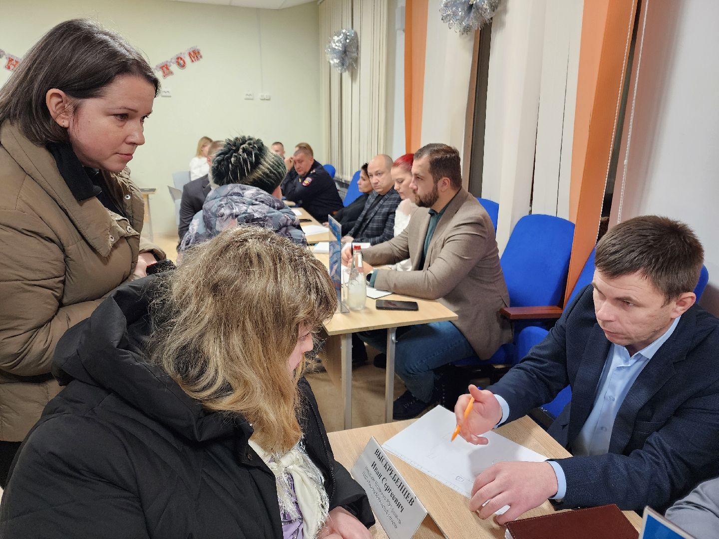 Чехов, выездная администрация, встреча с жителями, обращения граждан, деревня Ходаево, поселок Столбовая, энергоснабжение, отключение электричества, перепады напряжения, Россети, программа модернизации электросетей,