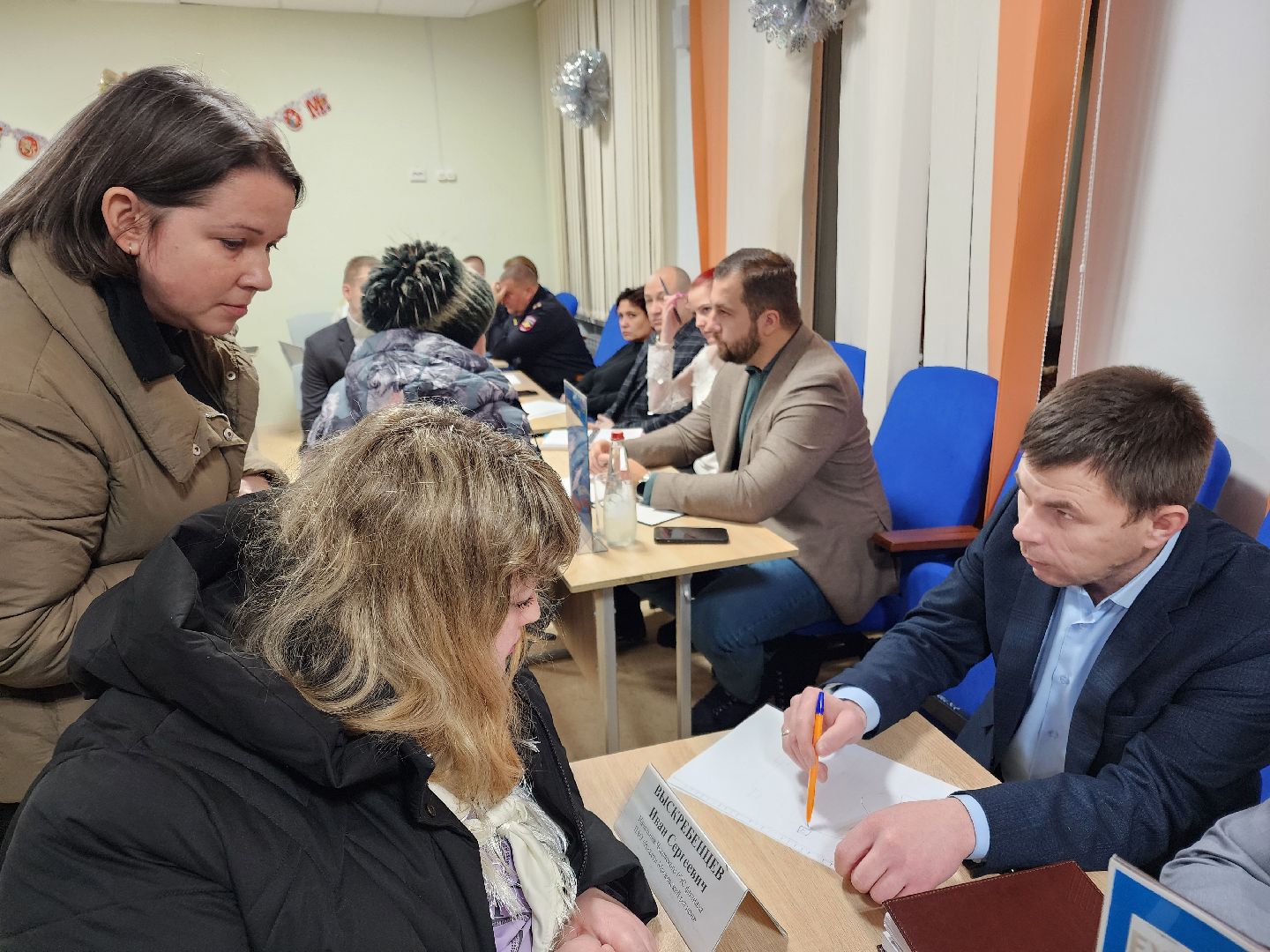 Чехов, выездная администрация, встреча с жителями, обращения граждан, деревня Ходаево, поселок Столбовая, энергоснабжение, отключение электричества, перепады напряжения, Россети, программа модернизации электросетей,