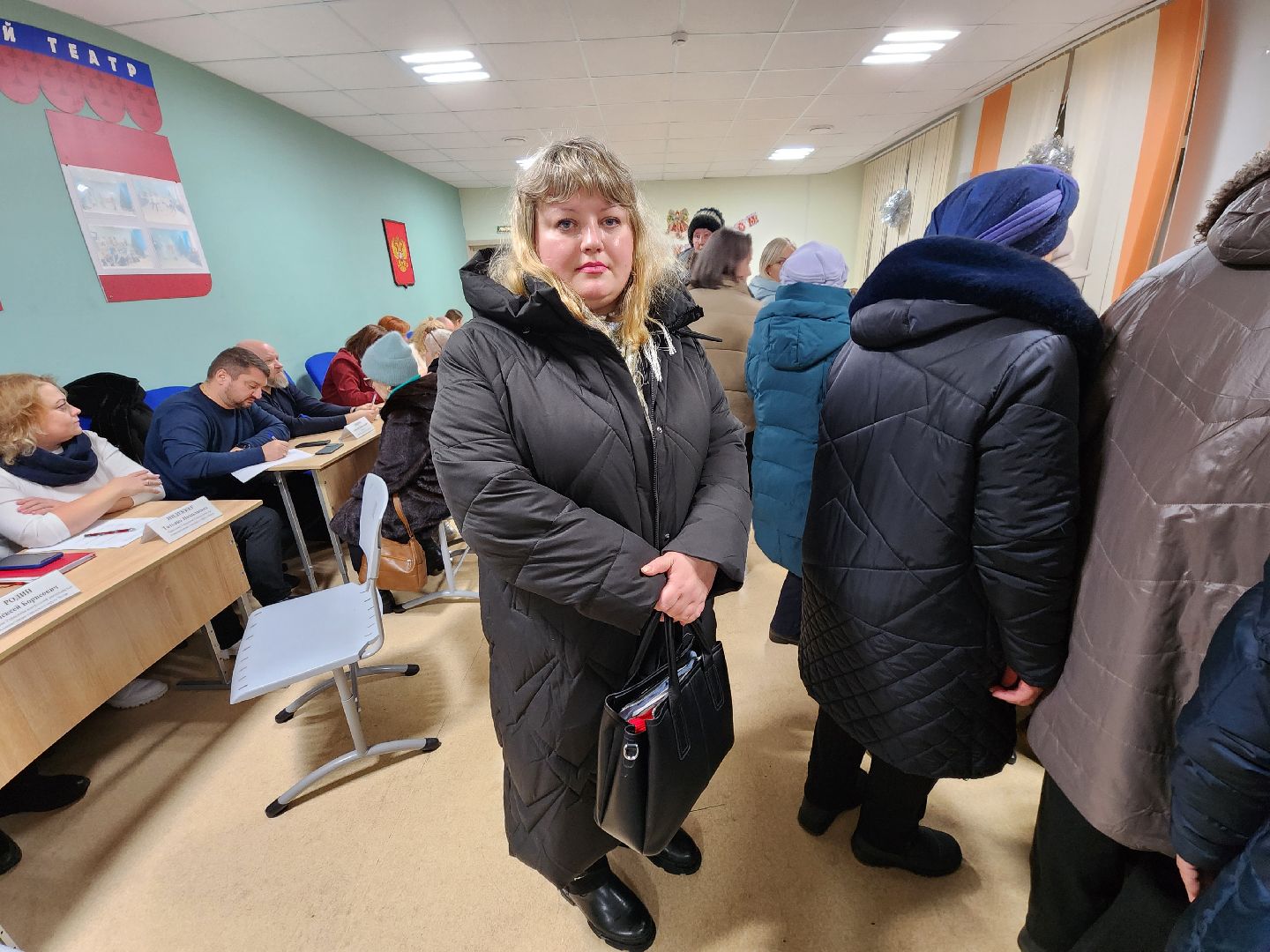 Чехов, выездная администрация, встреча с жителями, обращения граждан, деревня Ходаево, поселок Столбовая, энергоснабжение, отключение электричества, перепады напряжения, Россети, программа модернизации электросетей,