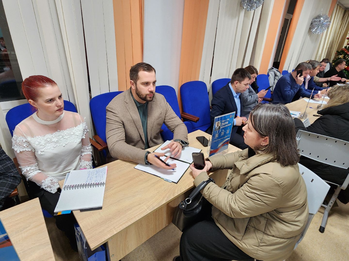 Чехов, выездная администрация, встреча с жителями, обращения граждан, деревня Ходаево, поселок Столбовая, энергоснабжение, отключение электричества, перепады напряжения, Россети, программа модернизации электросетей,