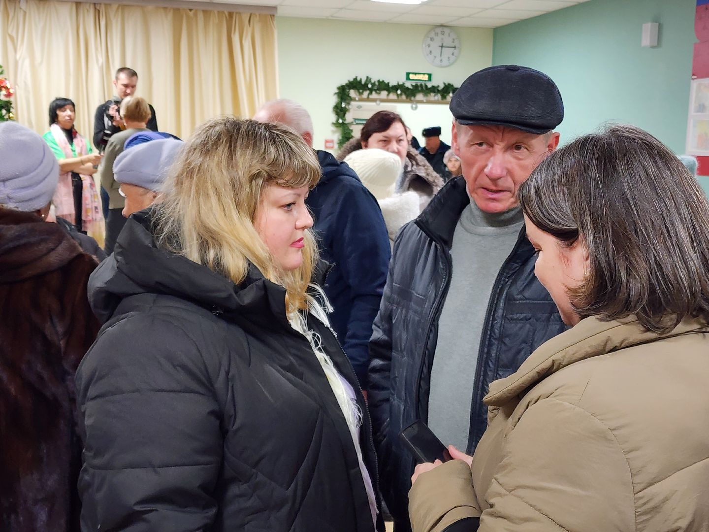 Чехов, выездная администрация, встреча с жителями, обращения граждан, деревня Ходаево, поселок Столбовая, энергоснабжение, отключение электричества, перепады напряжения, Россети, программа модернизации электросетей,