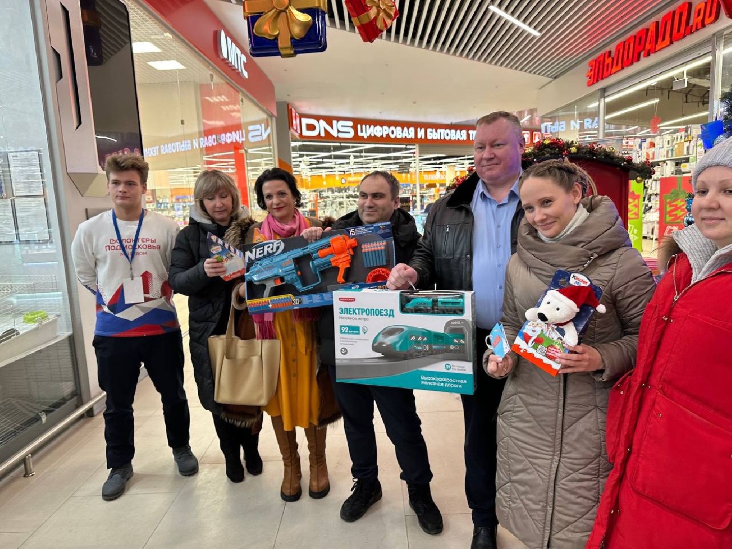 новый год, благотворительная акция, волонтеры,