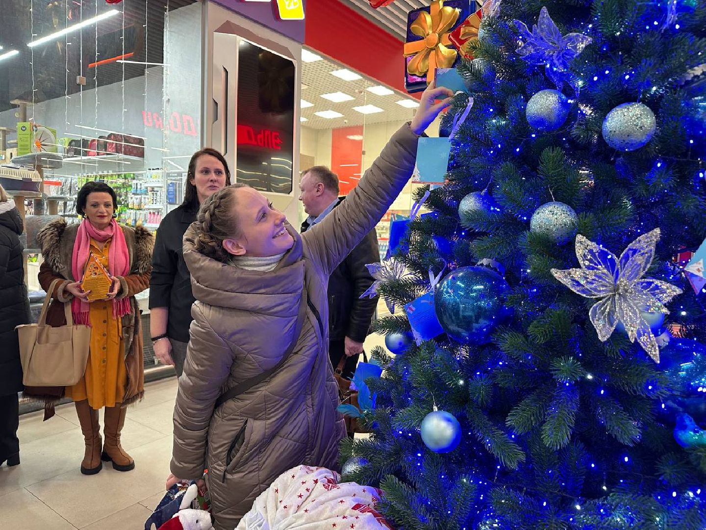 новый год, благотворительная акция, волонтеры,