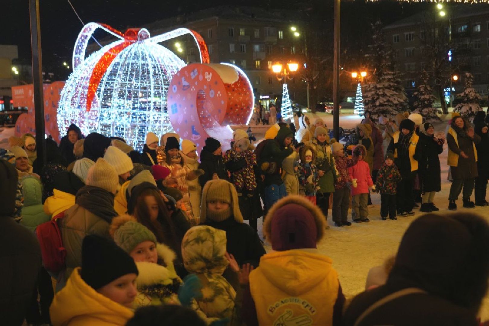 Новый год, Зима в Подмосковье, Сергиев Посад, Праздник, Елка, Сергиево-Посадский городской округ, вертикалки,