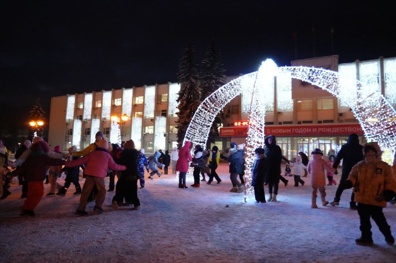 Новый год, Зима в Подмосковье, Сергиев Посад, Праздник, Елка, Сергиево-Посадский городской округ, вертикалки,