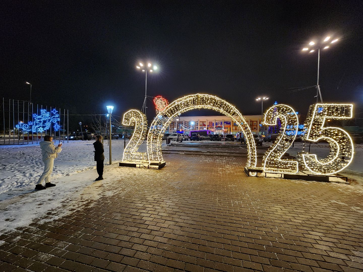 Чехов, Советская площадь, световые конструкции, инсталляции, иллюминация, подготовка к новогодним праздникам, зима в подмосковье, вертикалки,