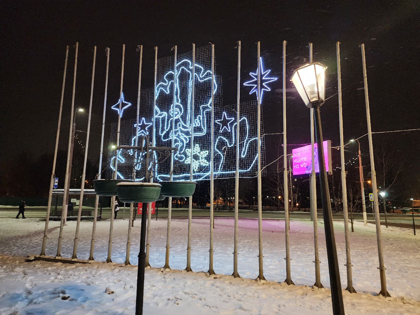 Чехов, Советская площадь, световые конструкции, инсталляции, иллюминация, подготовка к новогодним праздникам, зима в подмосковье, вертикалки,