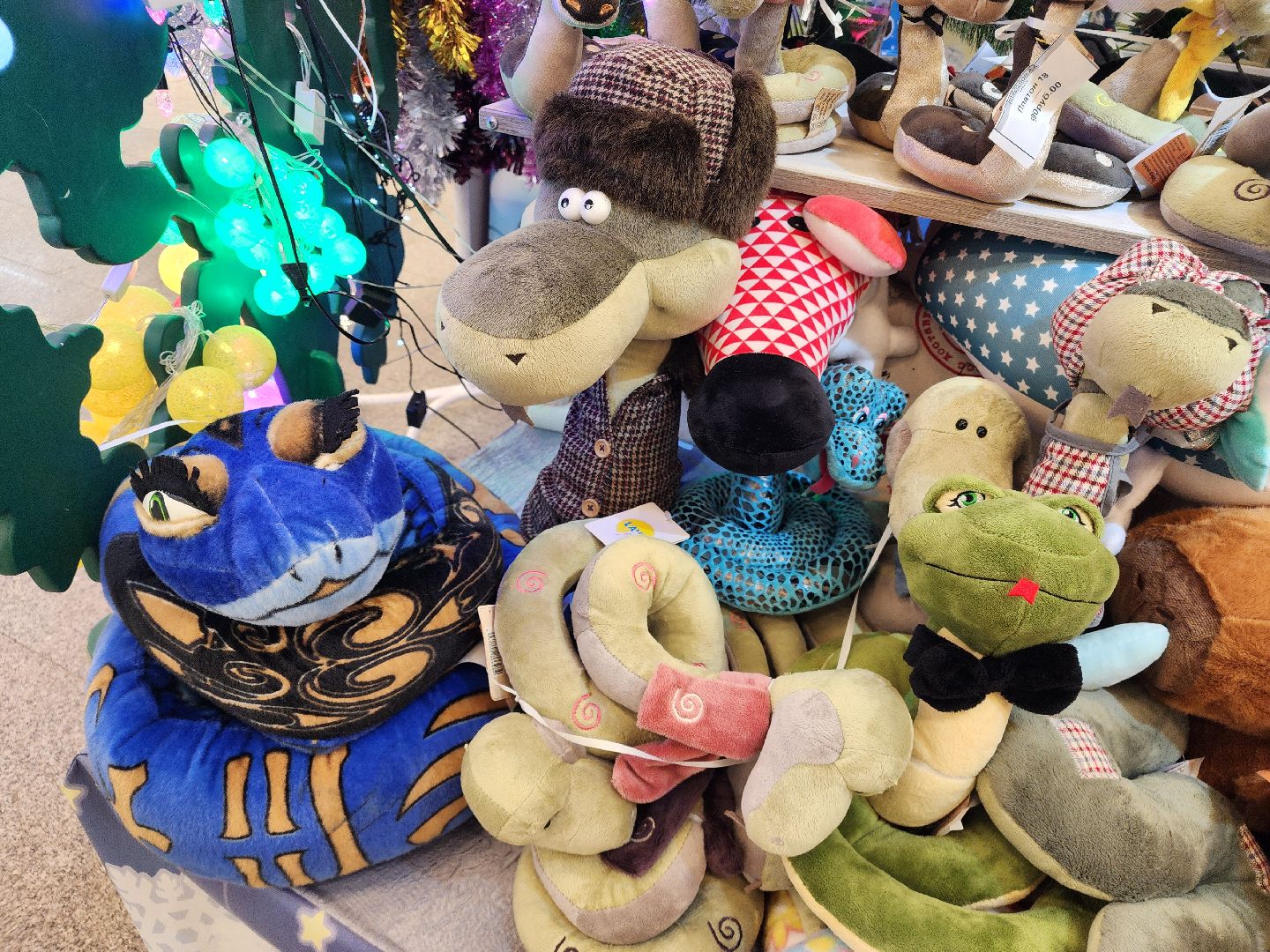 новый год, символ года, змея, новогодние украшения, праздничное настроение, ярмарка, вертикалки,