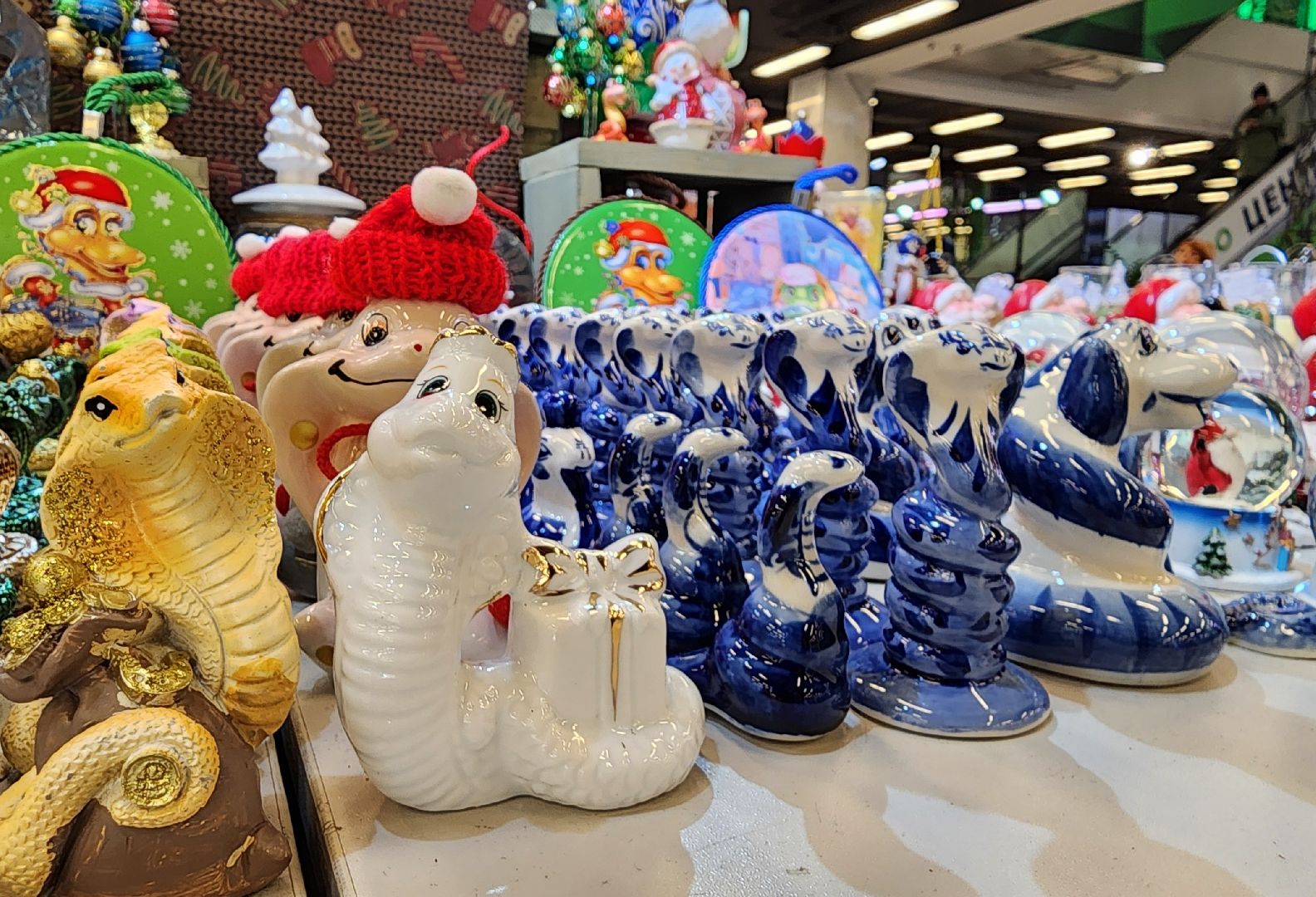 новый год, символ года, змея, новогодние украшения, праздничное настроение, ярмарка, вертикалки,