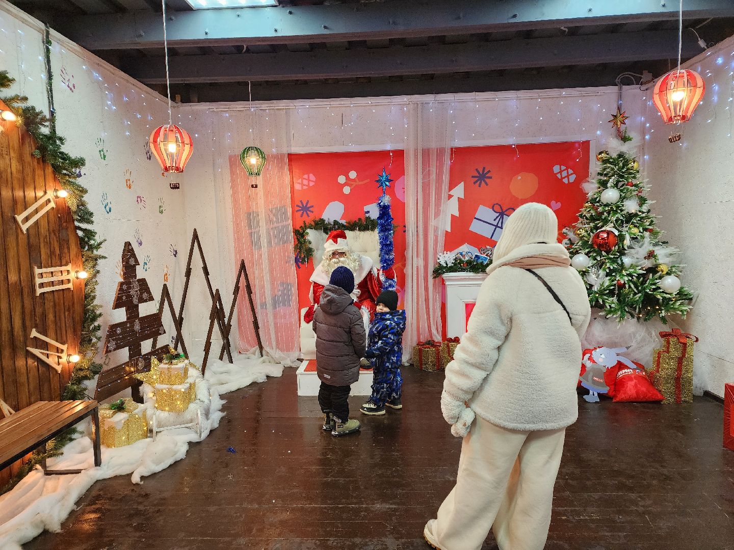 дед, мороз, дед мороз, резиденция деда мороза, парк, парк пехорка, дети, желание, новый год, подарок, новогодний подарок, вертикалки,