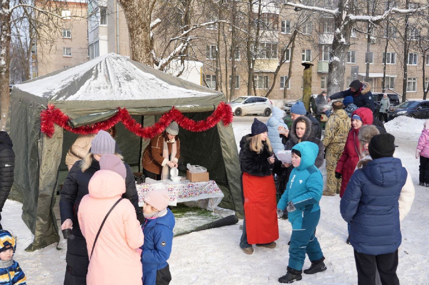 Новый год, Зима в Подмосковье, Сергиев Посад, Сергиево-Посадский городской округ, Зажжение огней на елке, Праздник, вертикалки,