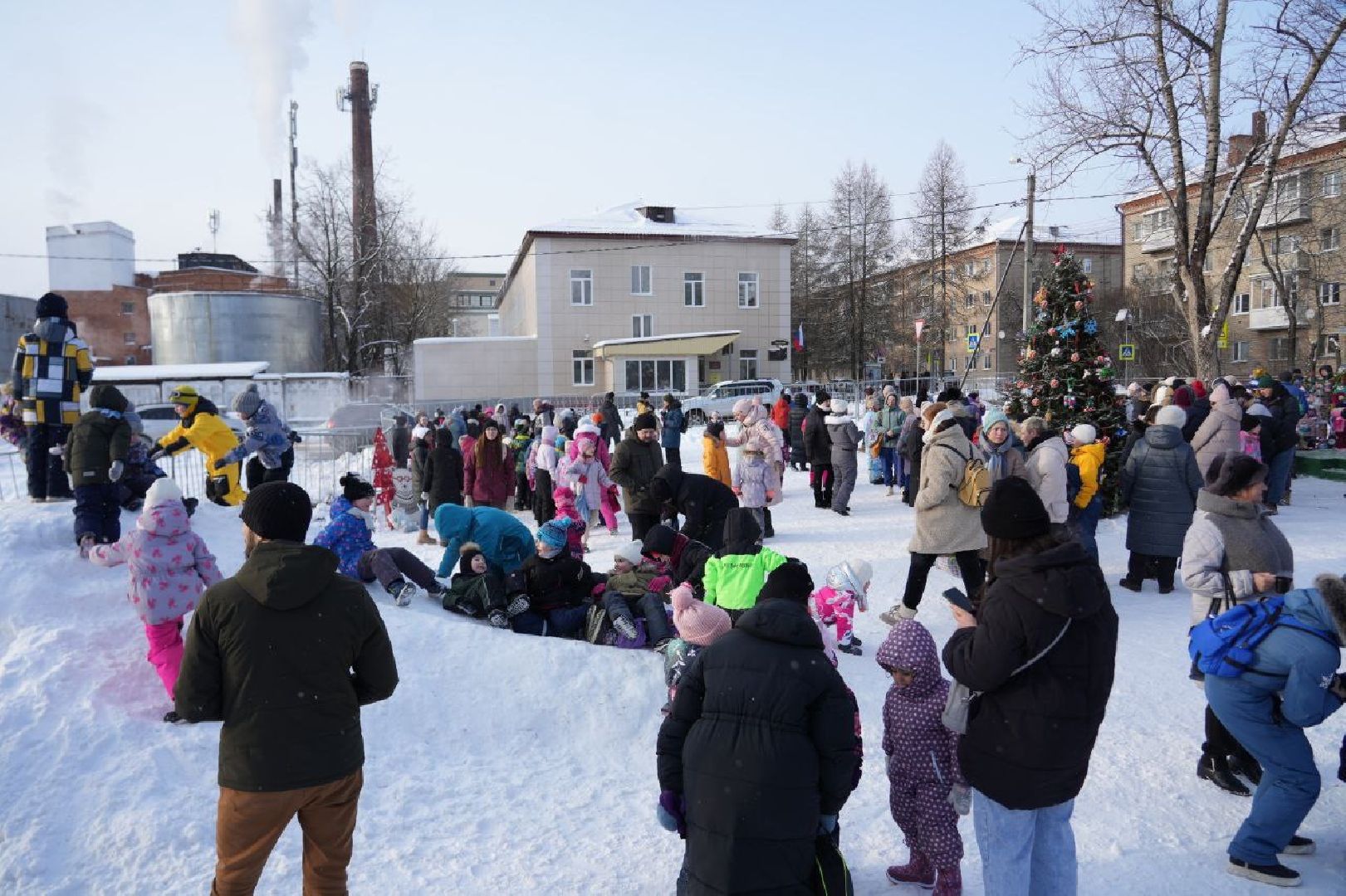 Новый год, Зима в Подмосковье, Сергиев Посад, Сергиево-Посадский городской округ, Зажжение огней на елке, Праздник, вертикалки,