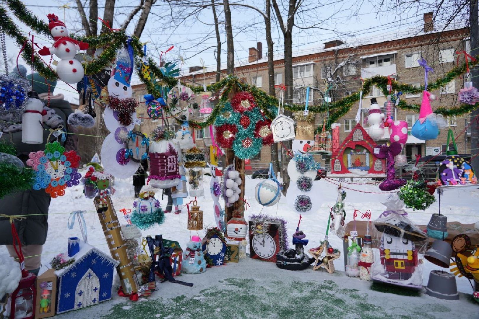 Зима в Подмосковье, Новый год, Зажжение огней на елке, Сергиев Посад, Сергиево-Посадский городской округ, вертикалки,