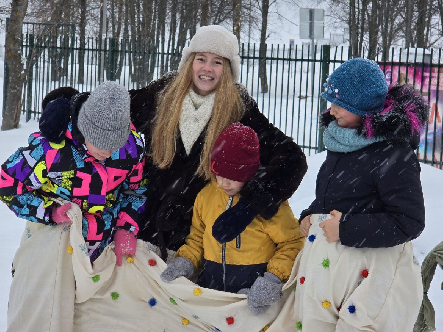 можайск, можайский городской округ, подмосковье, парк, парк ривьера, городской парк, праздник, международный день чая, соревнования, подарки, дети, игры, викторины, зима в подмосковье, вертикалки,