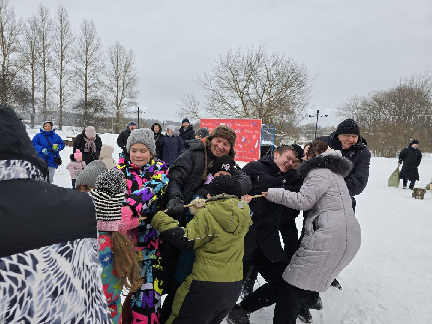 можайск, можайский городской округ, подмосковье, парк, парк ривьера, городской парк, праздник, международный день чая, соревнования, подарки, дети, игры, викторины, зима в подмосковье, вертикалки,