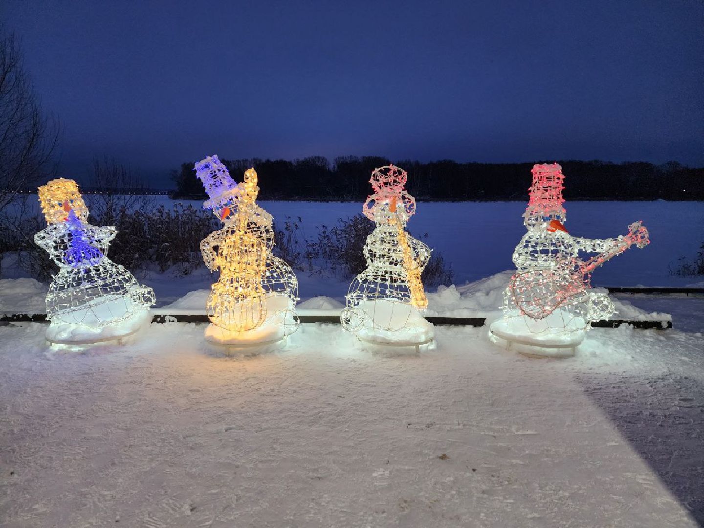 Солнечногорск, Городской парк, Жители, Озеро, Иллюминация, вертикалки