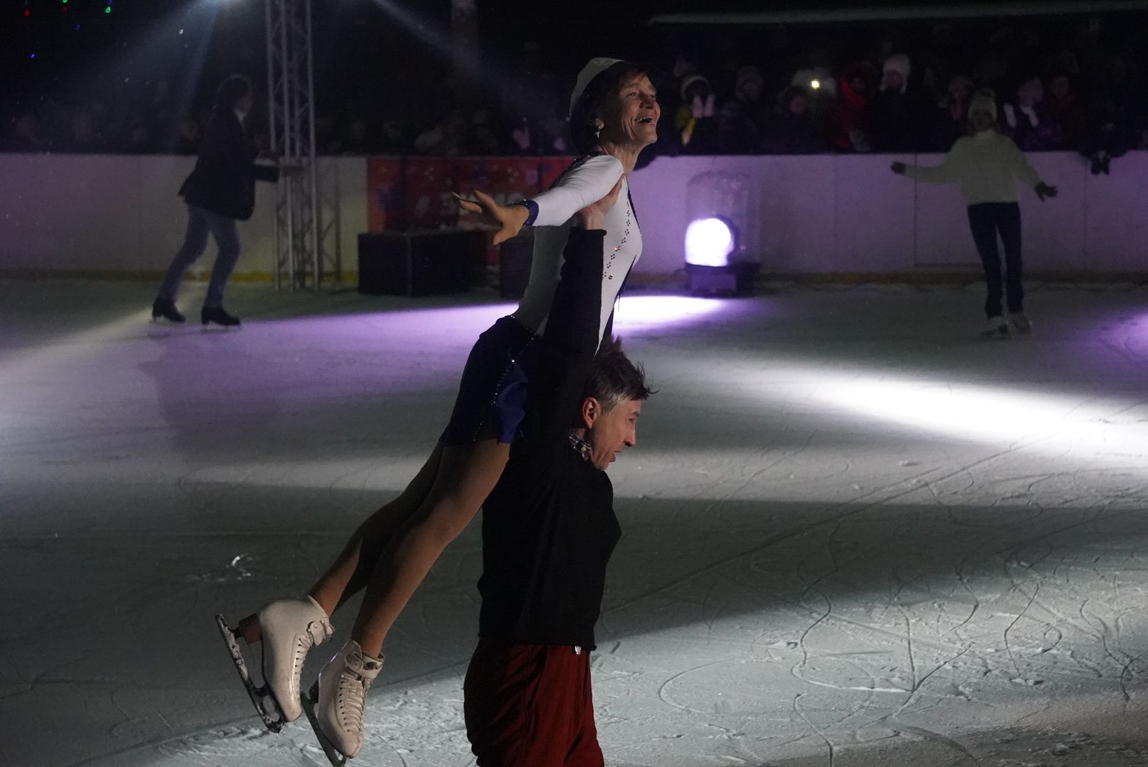 Павловский Посад, Городской округ Павловский Посад, Праздник, Концерт, Вертикалка, Вертикальное видео,Ледовое шоу, Илья Авербух,