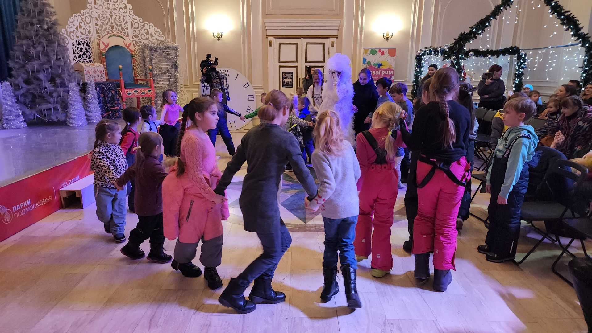 серпухов, дворец торжеств центральный, резиденция деда мороза, новый год, елочка зажгись, вертикалки,