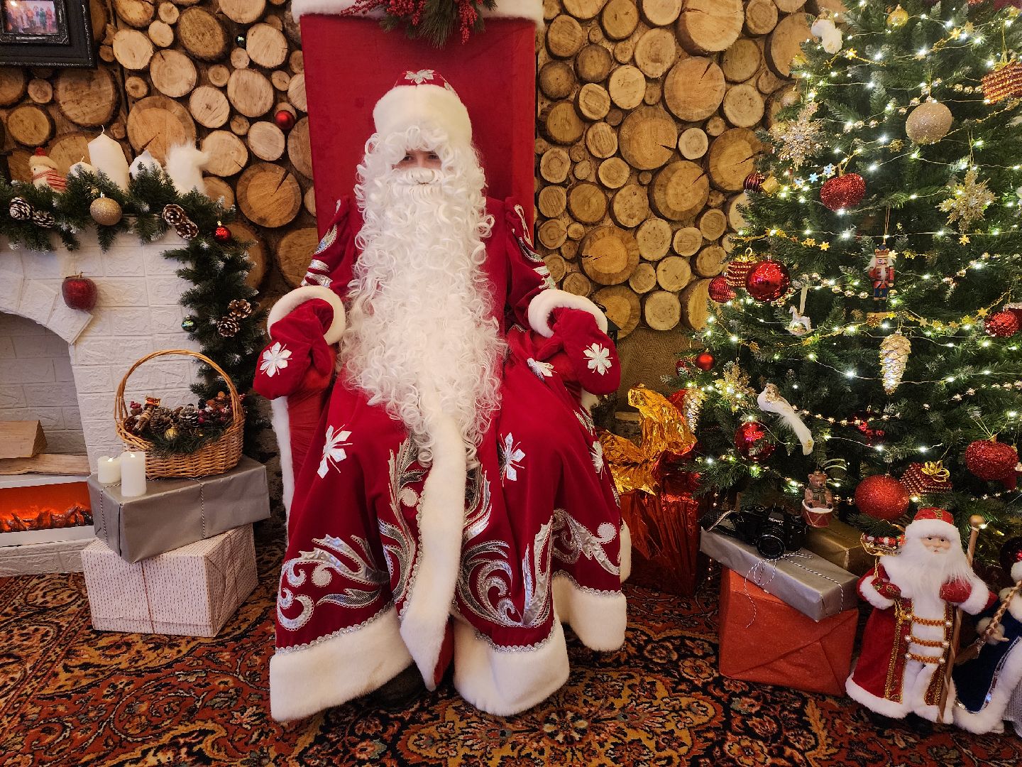 резиденция деда мороза, парки красногорска, зима в подмосковье,