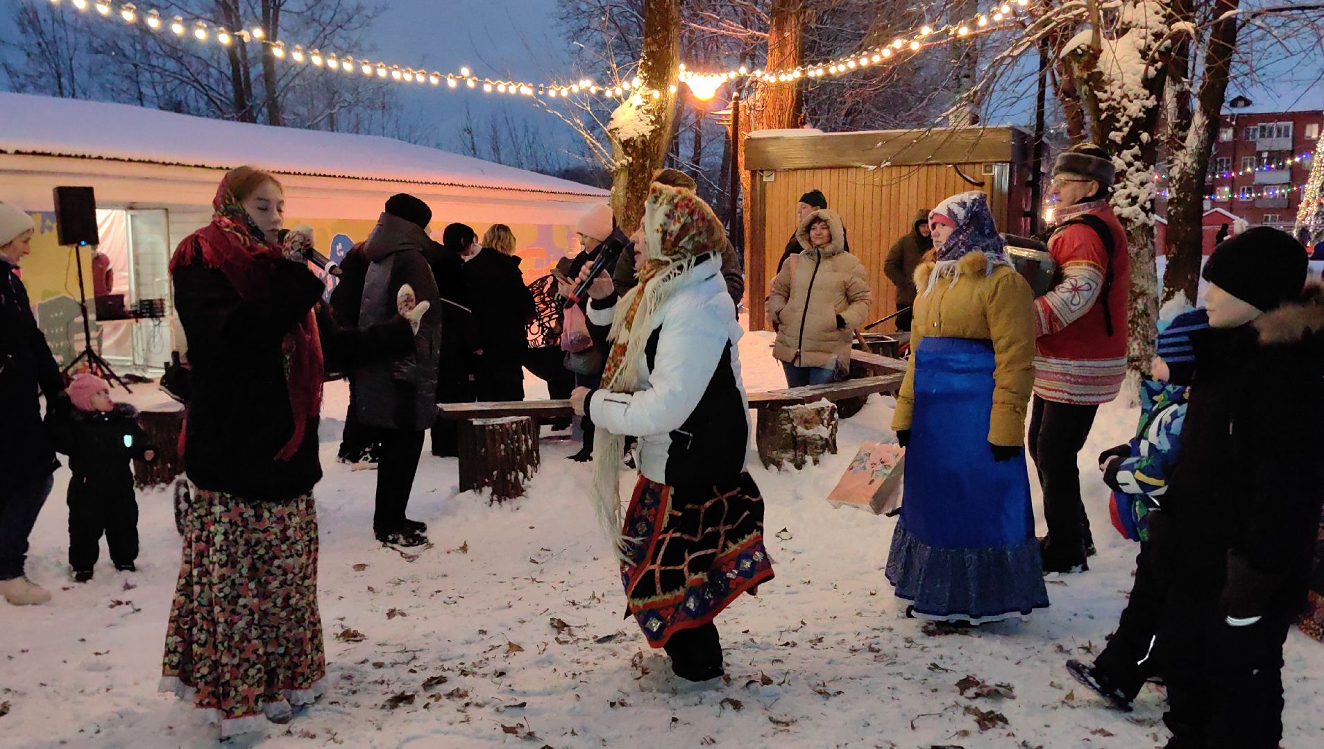 парк, баранки, чай, конкурсы, гармонь, вертикалки