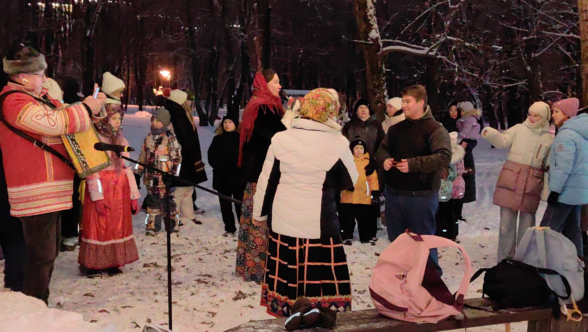 парк, баранки, чай, конкурсы, гармонь, вертикалки