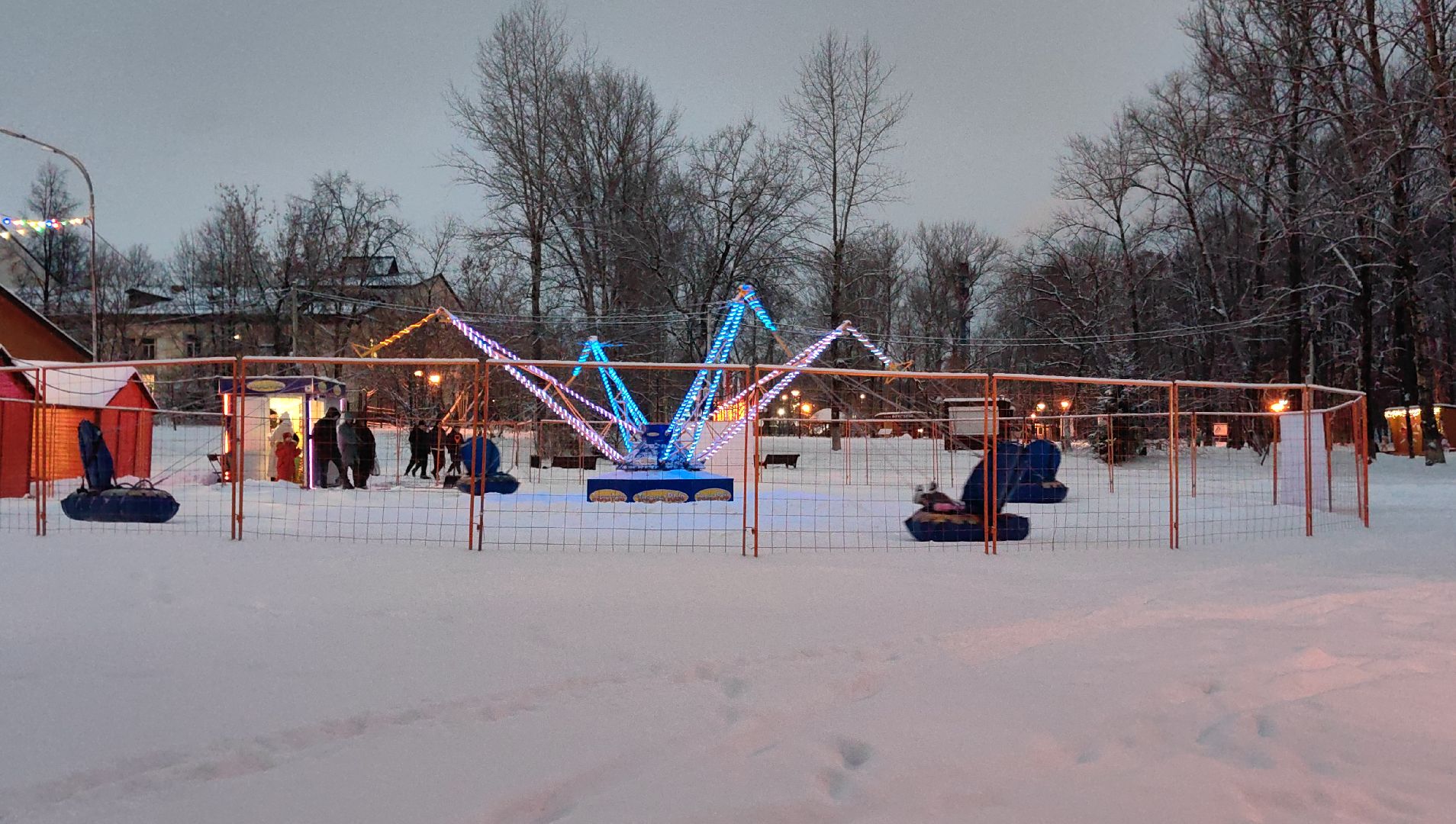 парк, баранки, чай, конкурсы, гармонь, вертикалки