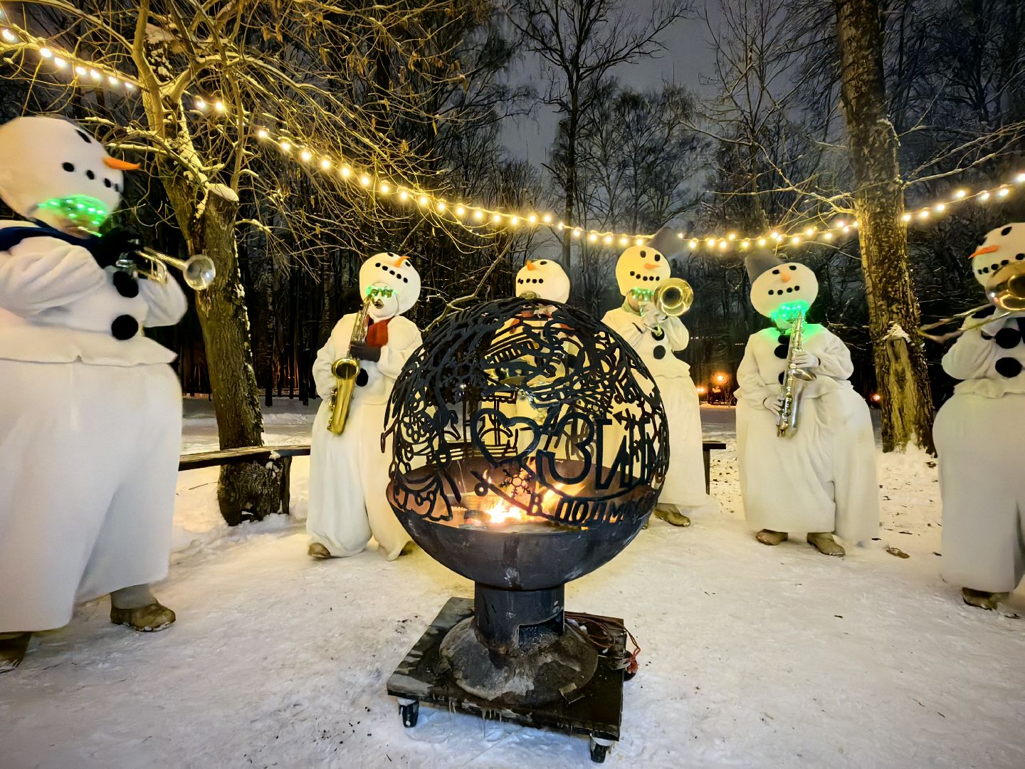 оркестр снеговиков, статуэтки, ярмарка вакансий, новогодние игрушки, вертикалки