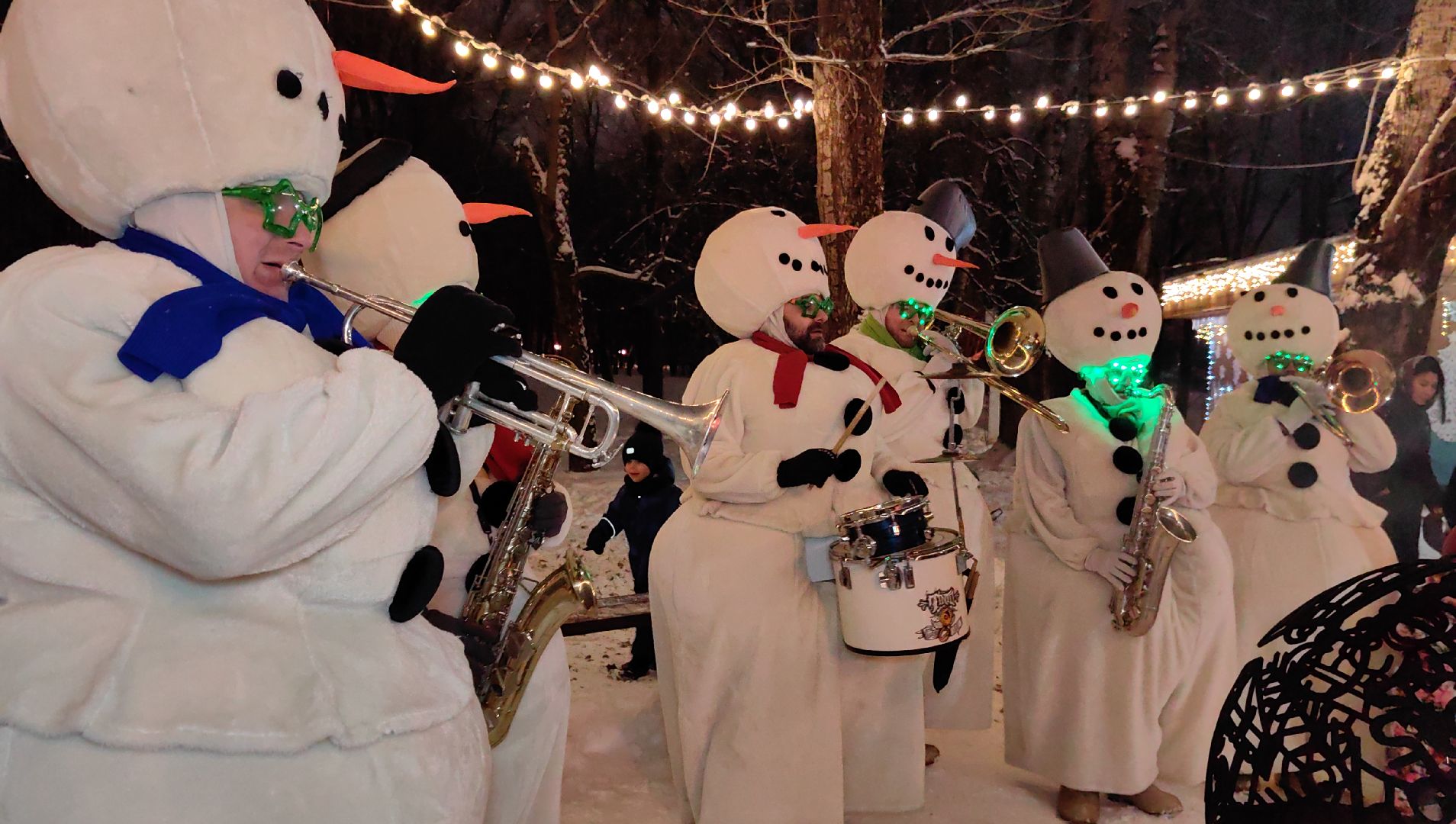 оркестр снеговиков, статуэтки, ярмарка вакансий, новогодние игрушки, вертикалки