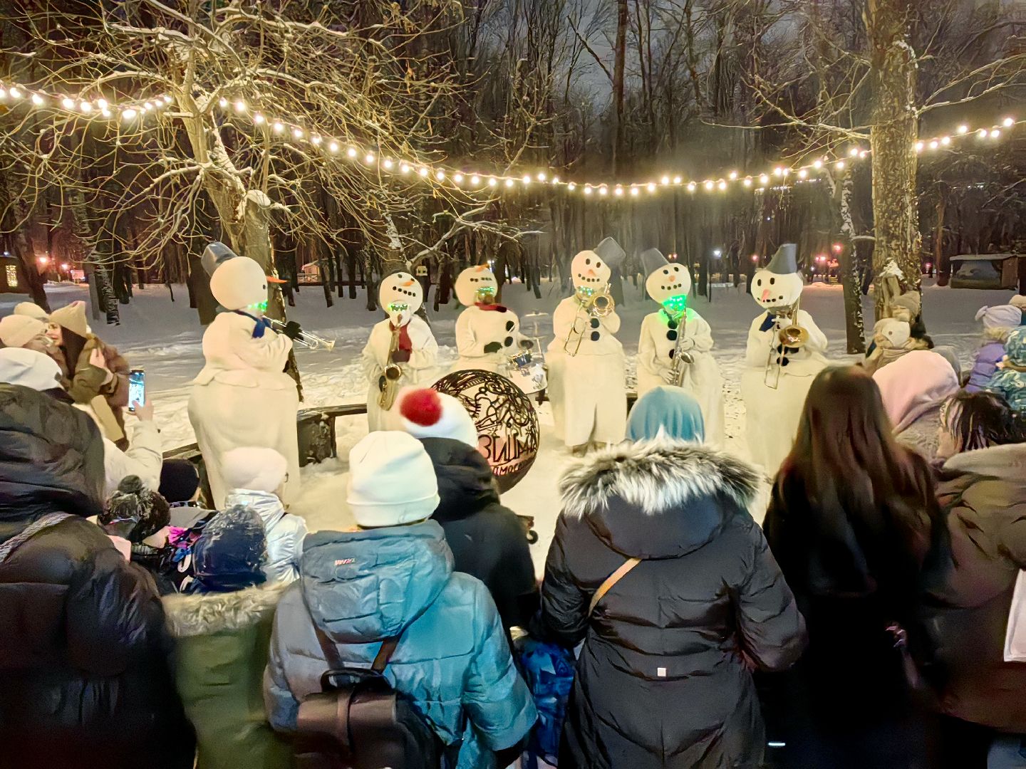 оркестр снеговиков, статуэтки, ярмарка вакансий, новогодние игрушки, вертикалки
