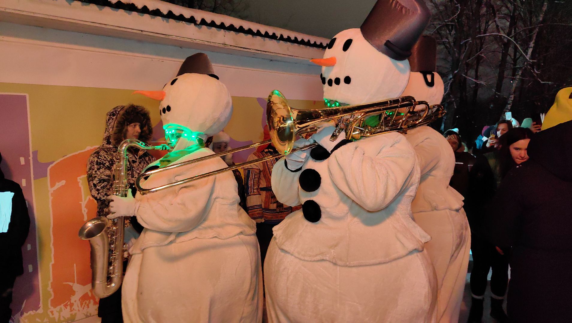 оркестр снеговиков, статуэтки, ярмарка вакансий, новогодние игрушки, вертикалки