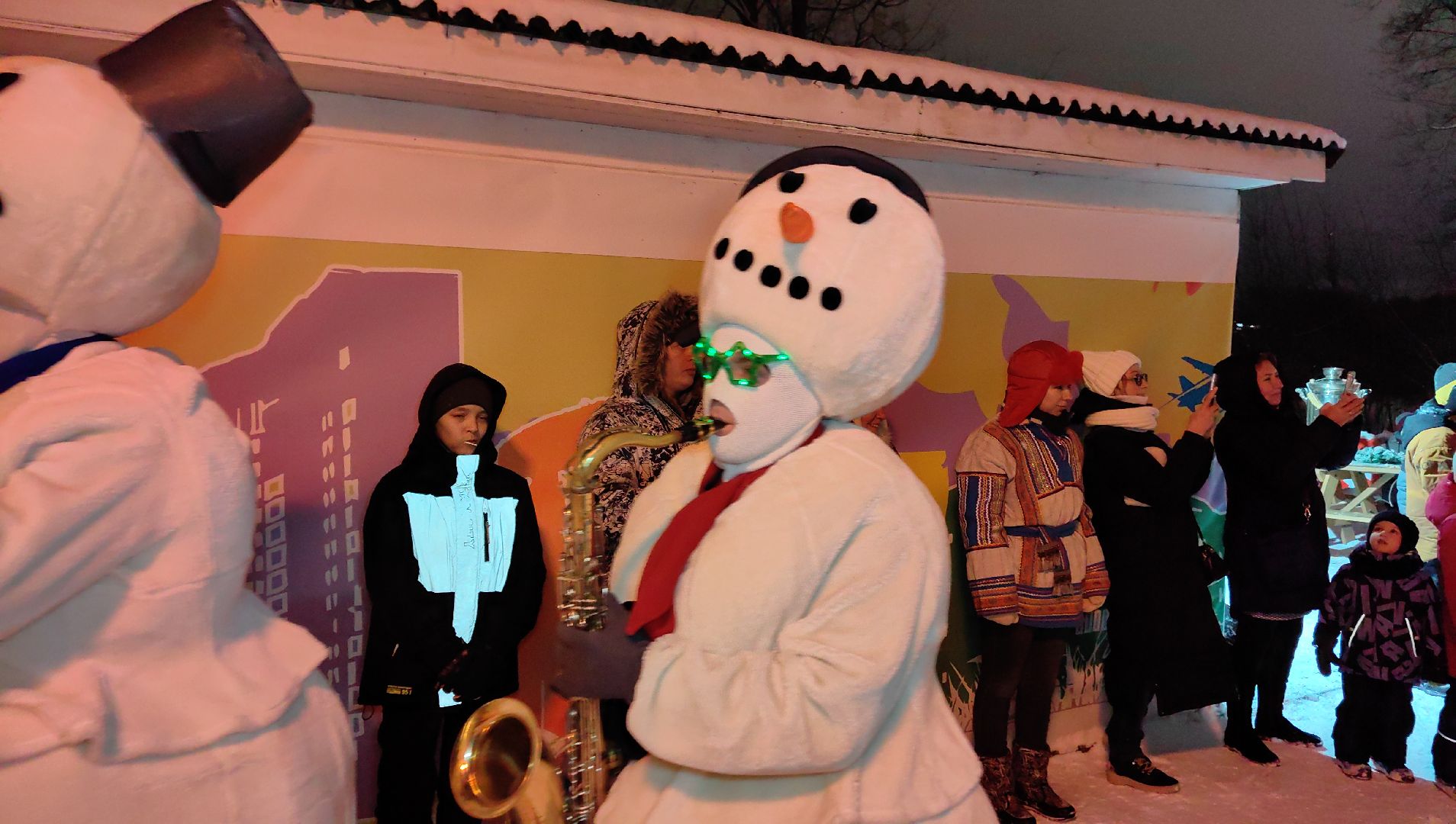 оркестр снеговиков, статуэтки, ярмарка вакансий, новогодние игрушки, вертикалки