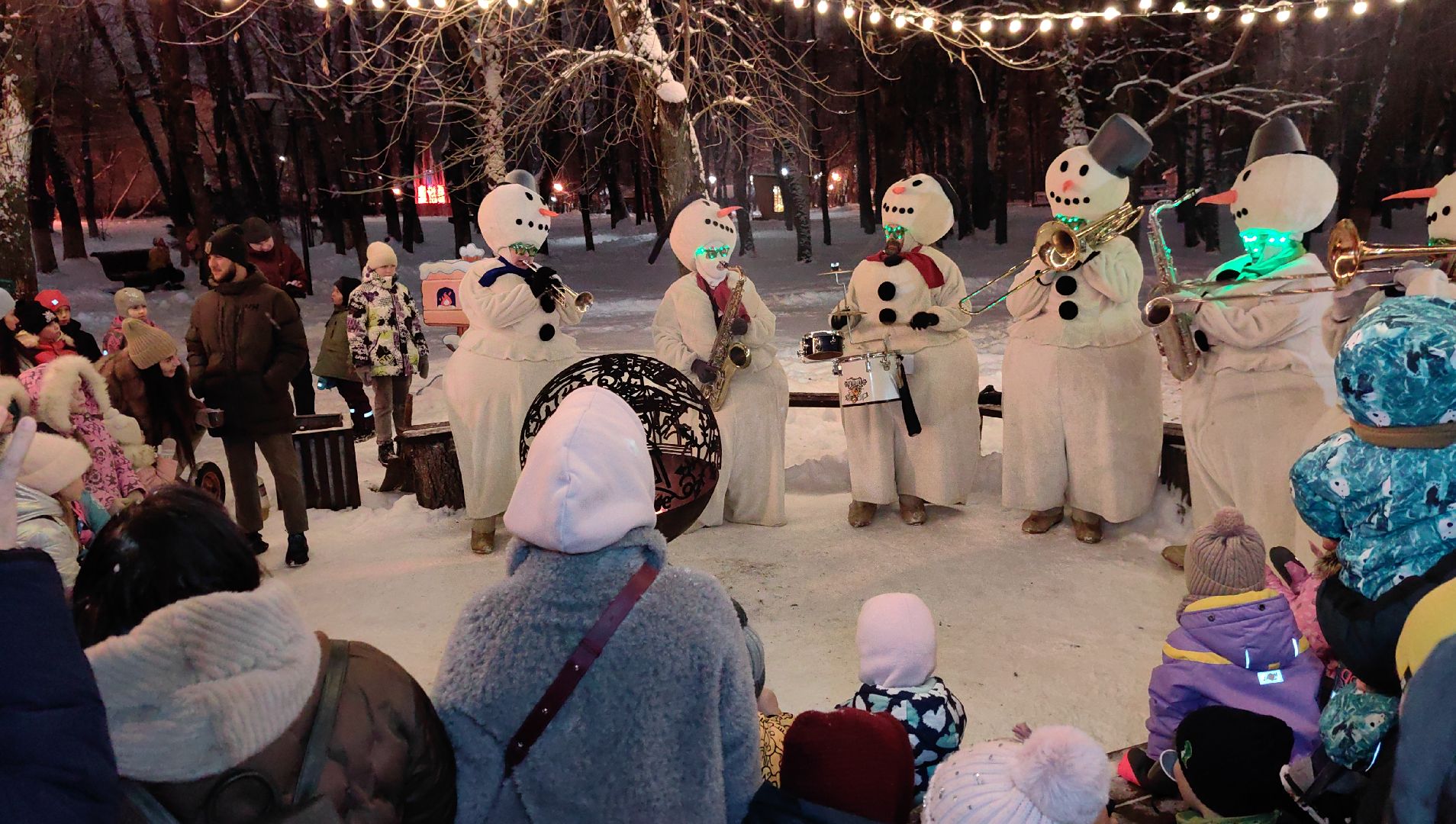 оркестр снеговиков, статуэтки, ярмарка вакансий, новогодние игрушки, вертикалки