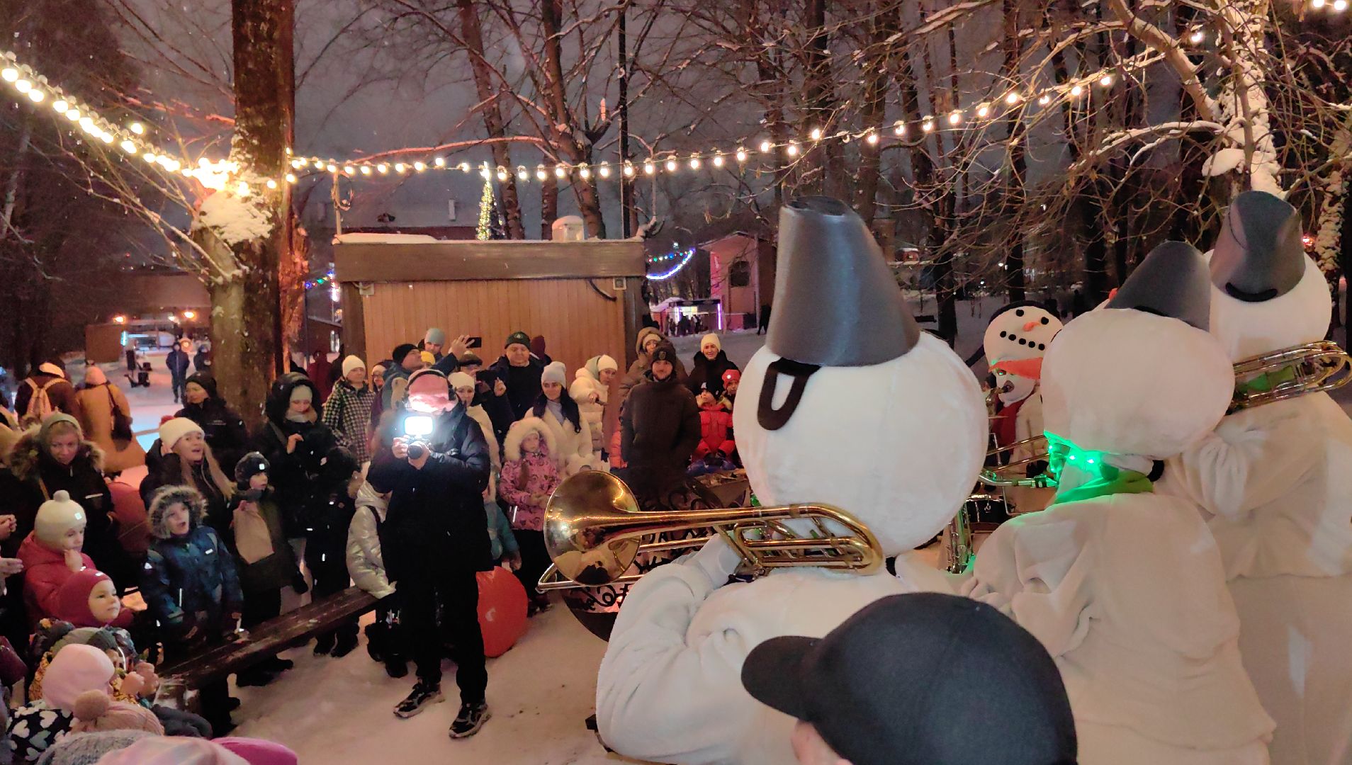 оркестр снеговиков, статуэтки, ярмарка вакансий, новогодние игрушки, вертикалки