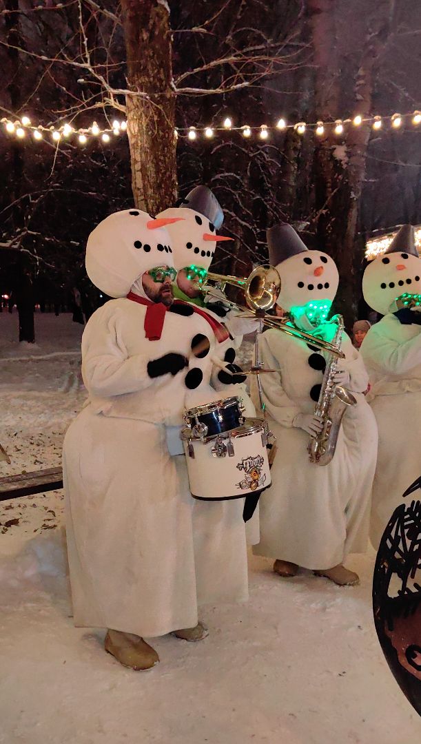 оркестр снеговиков, статуэтки, ярмарка вакансий, новогодние игрушки, вертикалки