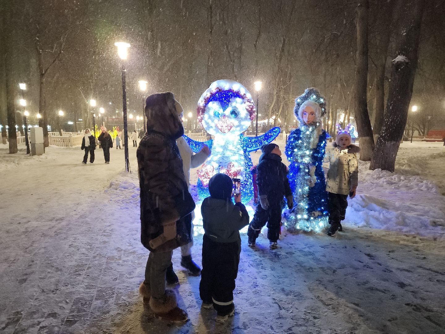подольск, парк имени талалихина, новогоднее украшение, зима в подмосковье, вертикалка,