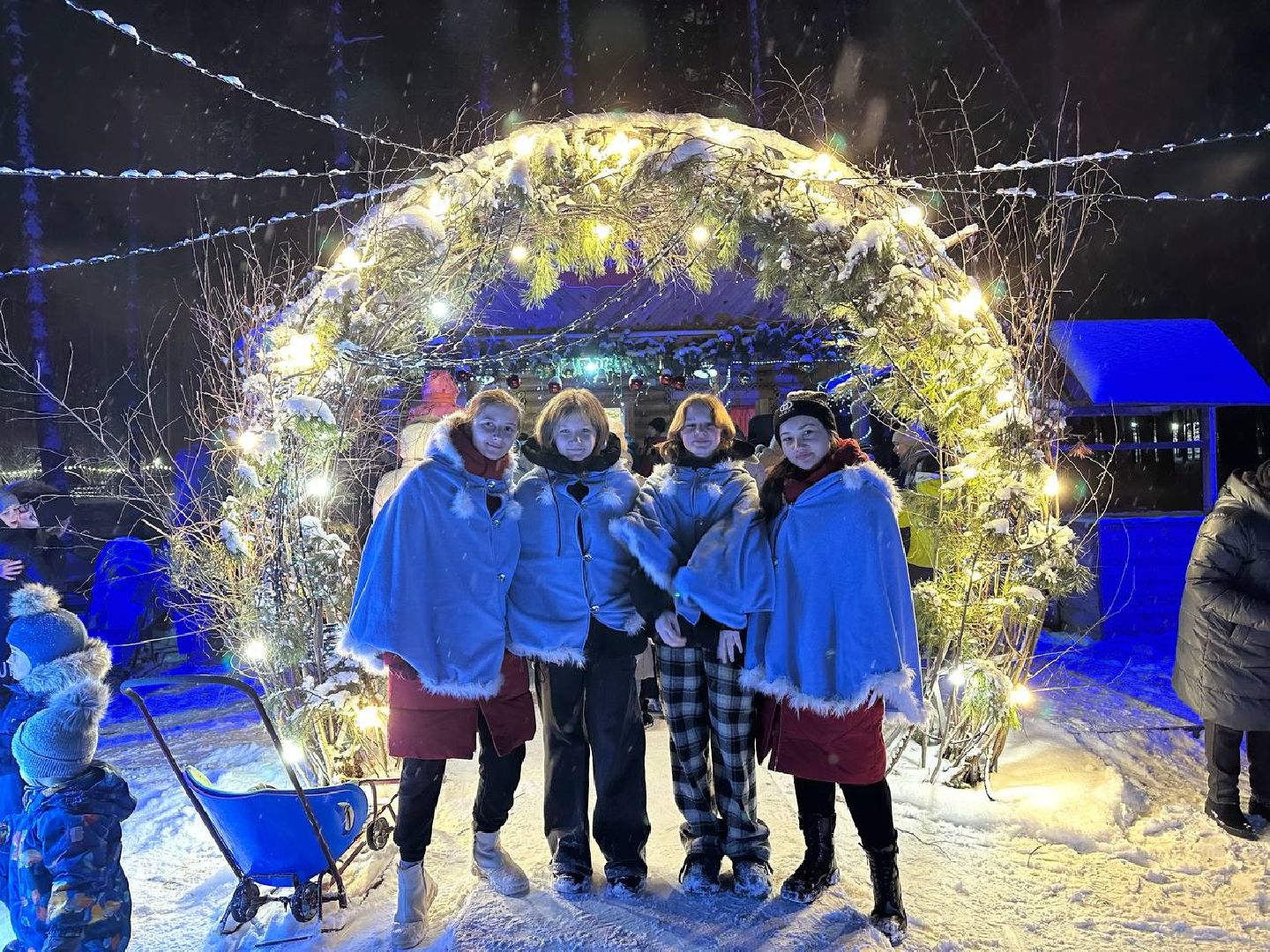 парки, парки домодедово, дед мороз и снегурочка,