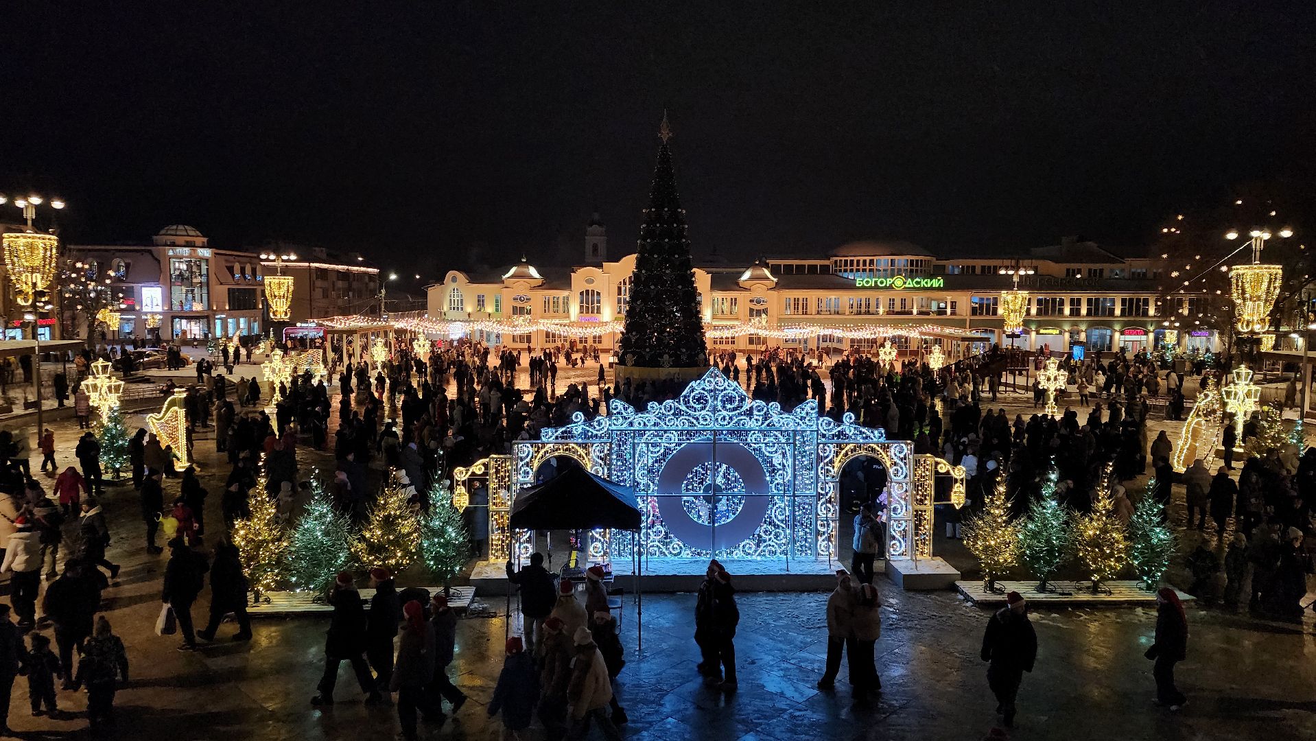 украшение города, новогодняя иллюминация, Фонтанная площадь, Ногинск, Богородский городской округ, вертикалки