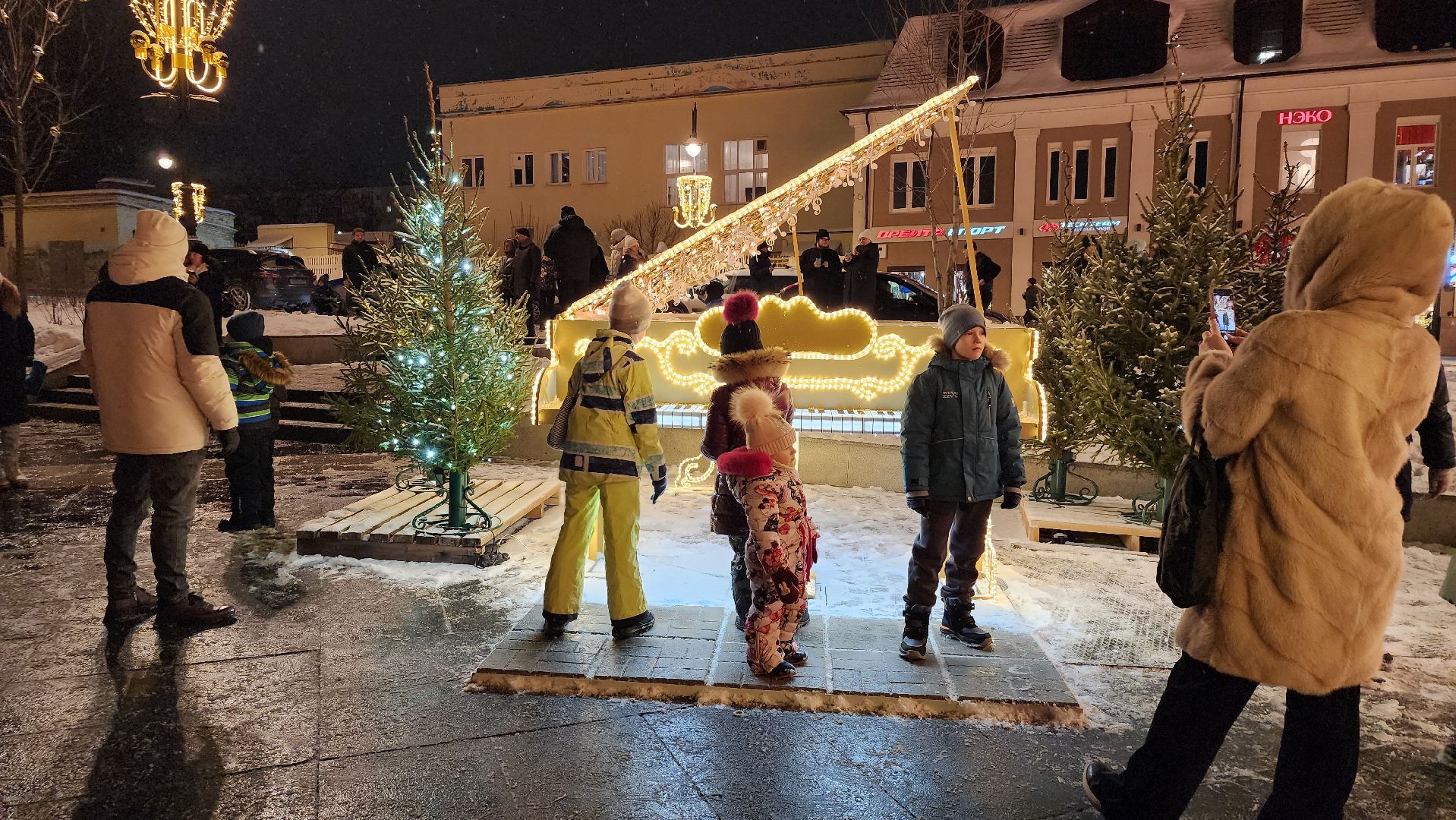 украшение города, новогодняя иллюминация, Фонтанная площадь, Ногинск, Богородский городской округ, вертикалки