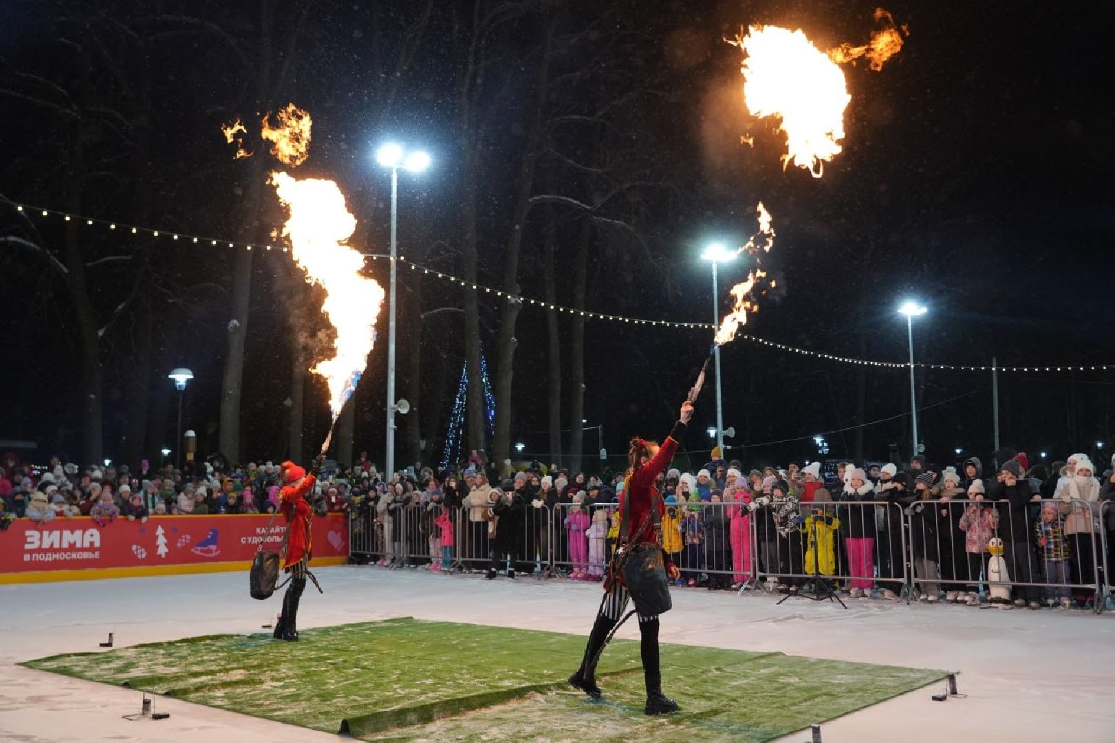 Зима в Подмосковье, Зима в парках, Парки МО, Сергиев Посад, Каток, Губернатор МО, Каток с искусственным льдом, Сергиево-Посадский городской округ, Скитские пруды, вертикалки,
